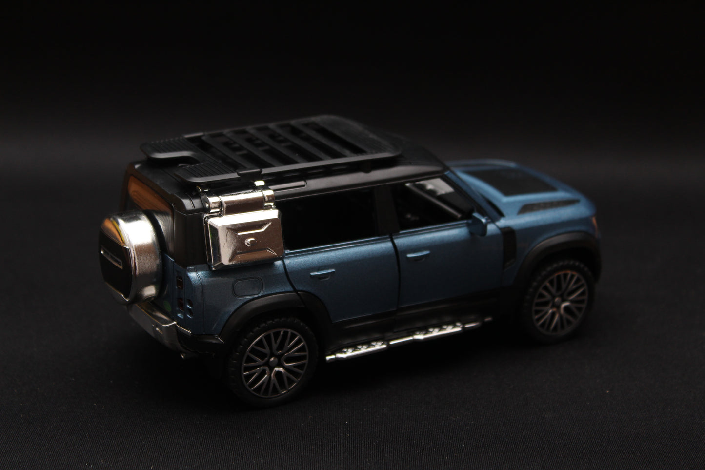 1:32 Defender Blue Diecast -  Kunju Vandi  