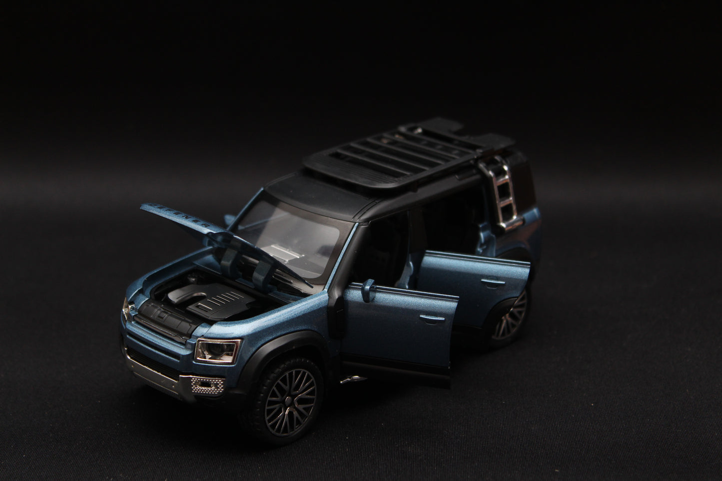 1:32 Defender Blue Diecast -  Kunju Vandi  