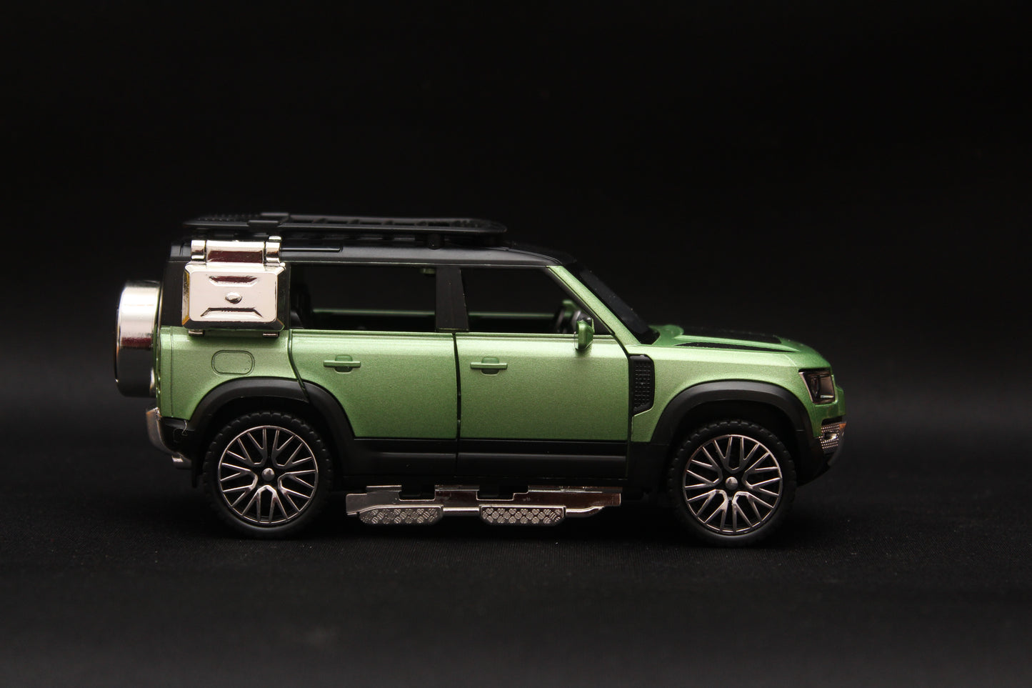 1:32 Defender Green Diecast -  Kunju Vandi  