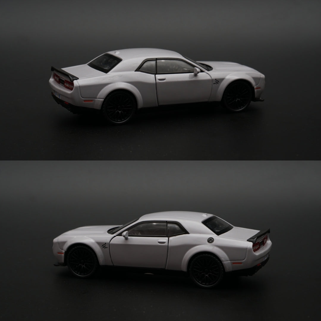 1:32 Dodge Challenger with Lights , Grey -  Kunju Vandi  