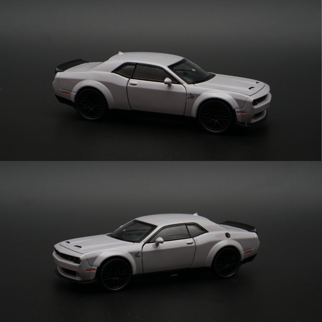 1:32 Dodge Challenger with Lights , Grey -  Kunju Vandi  