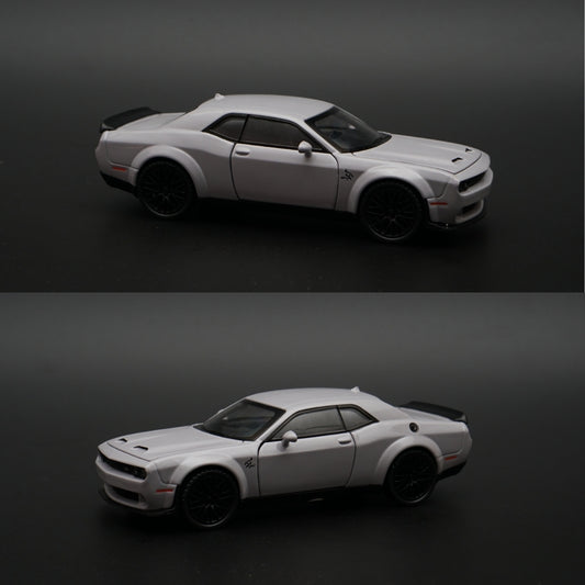 1:32 Dodge Challenger with Lights , Grey -  Kunju Vandi  