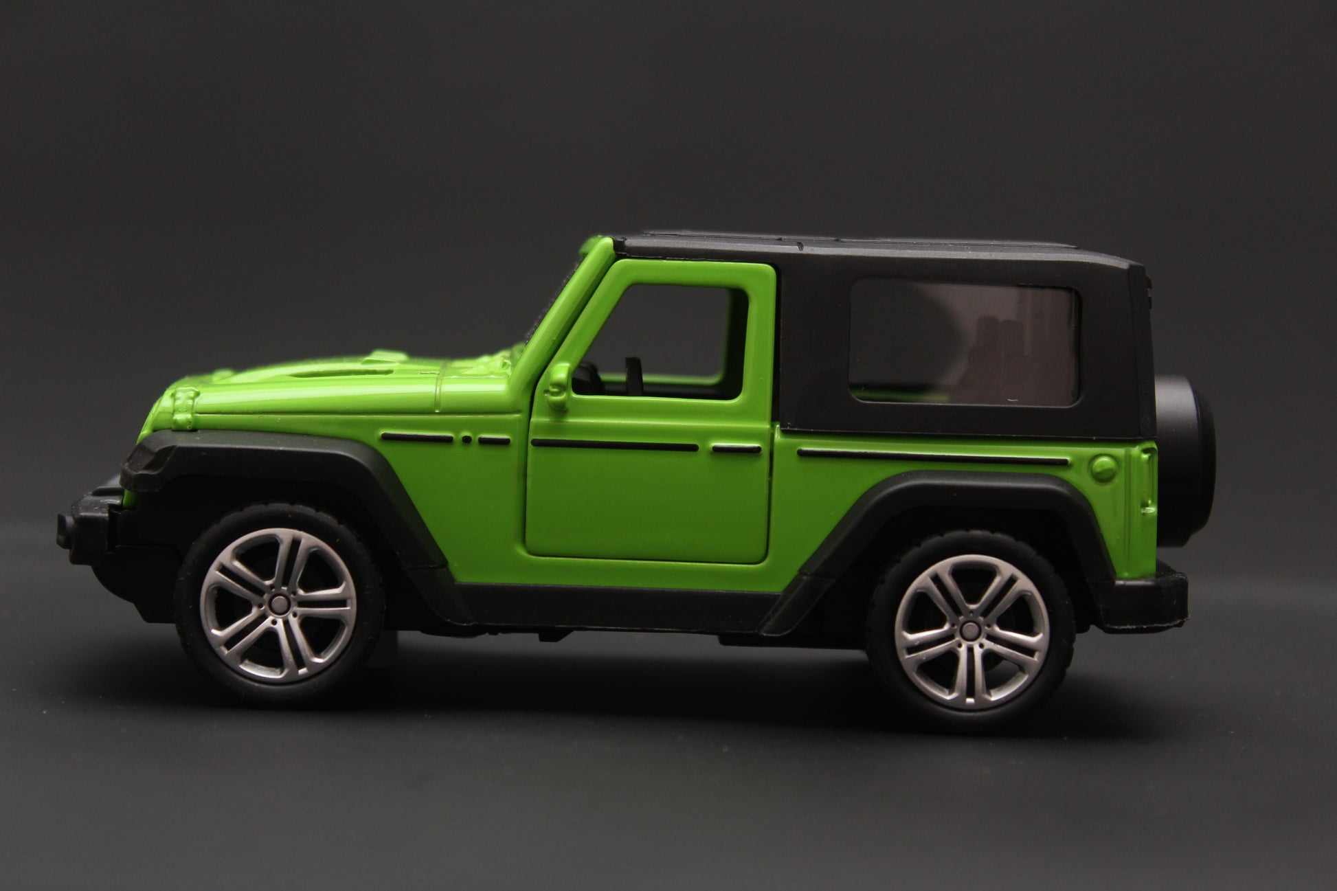 1:32 Jeep Green Diecast -  Kunju Vandi  