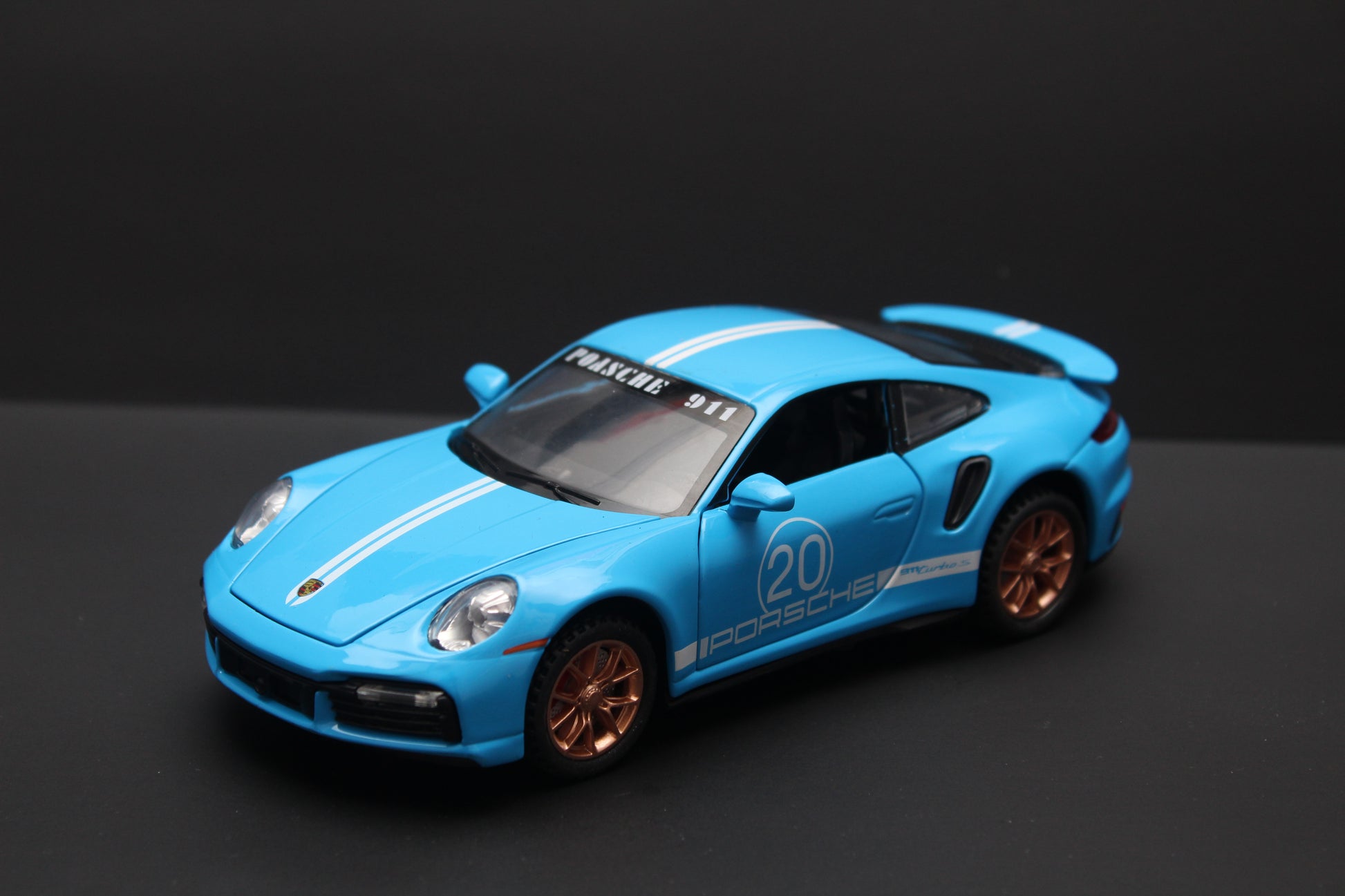 1:32 Porsche 911 turbo Diecast (blue) -  Kunju Vandi  
