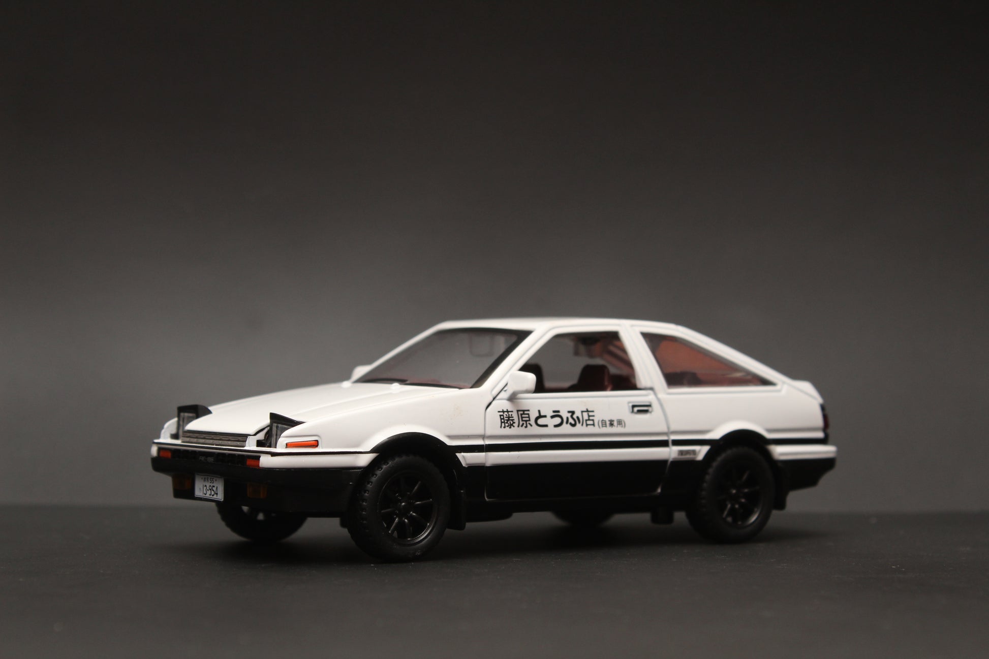 1:32 Toyota Trueno AE86 Diecast (White) -  Kunju Vandi  
