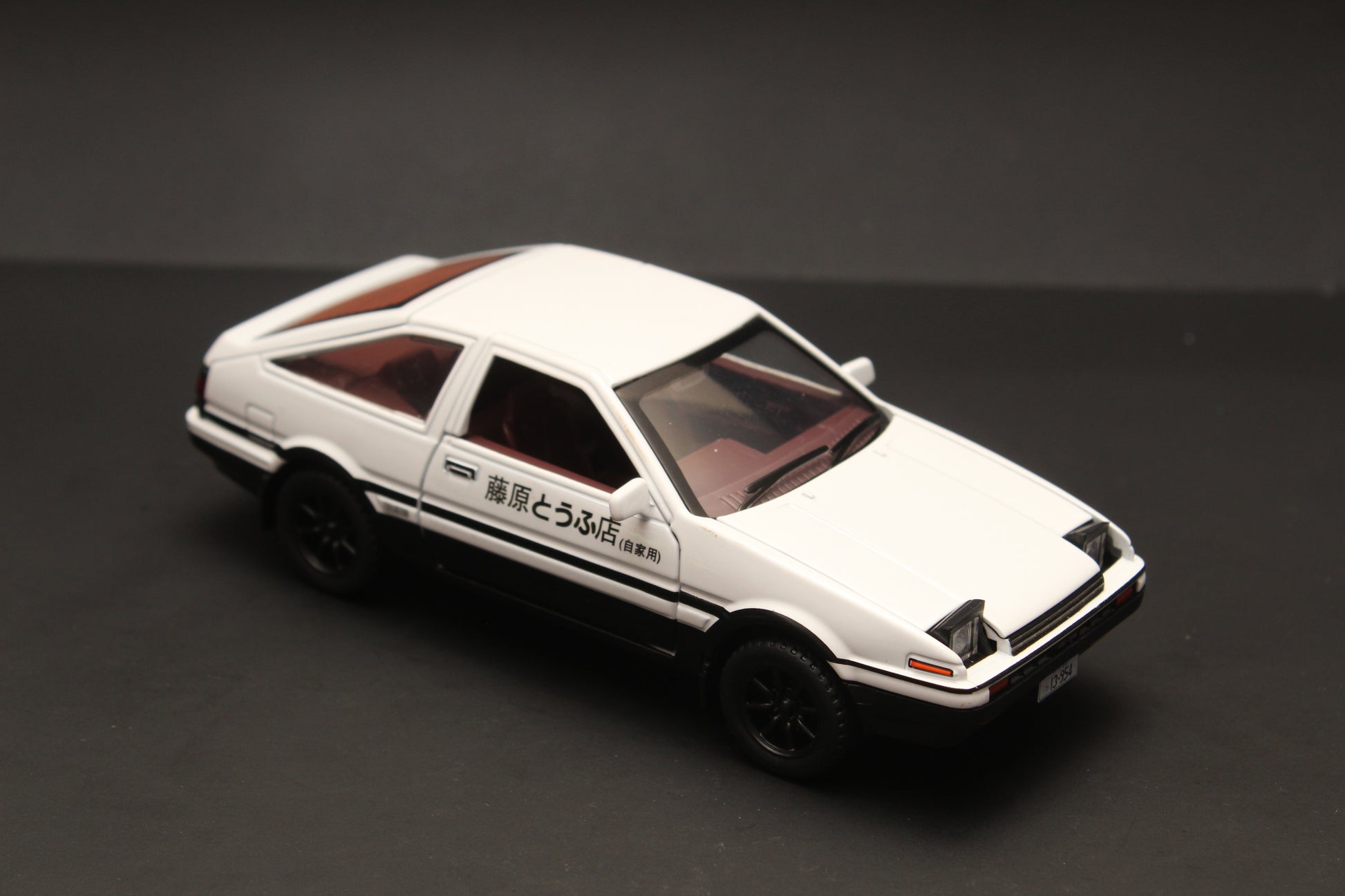 1:32 Toyota Trueno AE86 Diecast (White) -  Kunju Vandi  