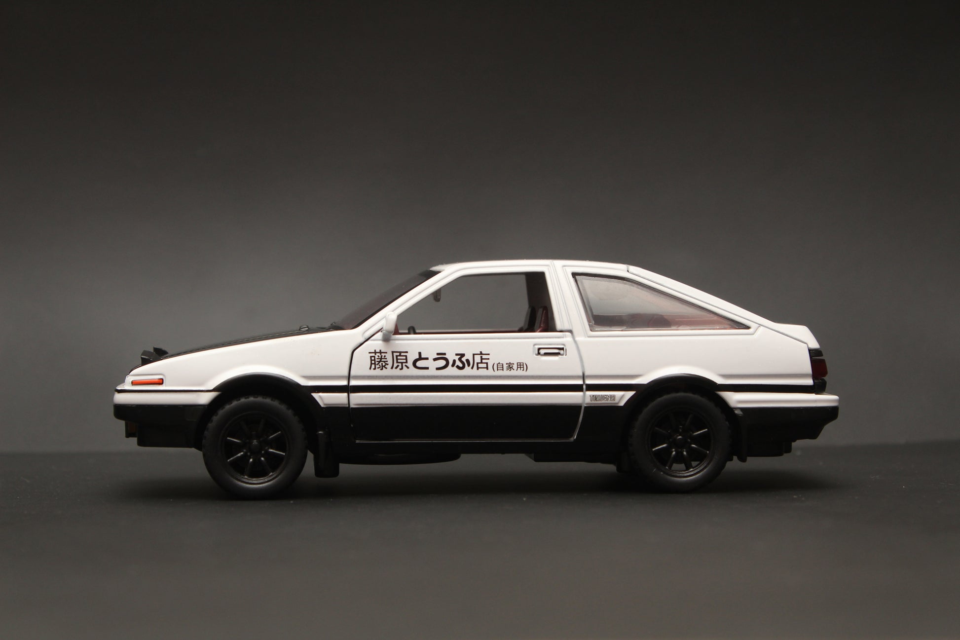1:32 Toyota Trueno AE86 Diecast (White/black) -  Kunju Vandi  
