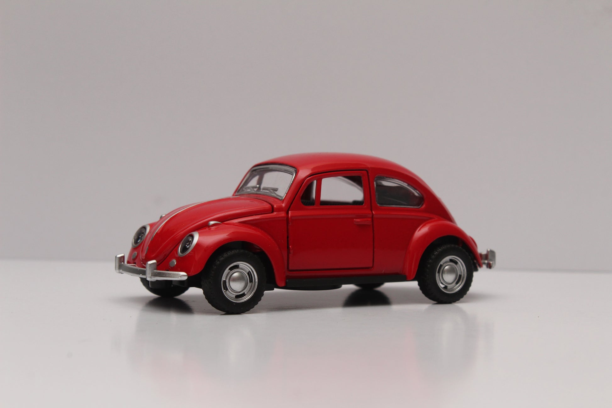 1:36 Beetle Metal Body Red Diecast -  Kunju Vandi  