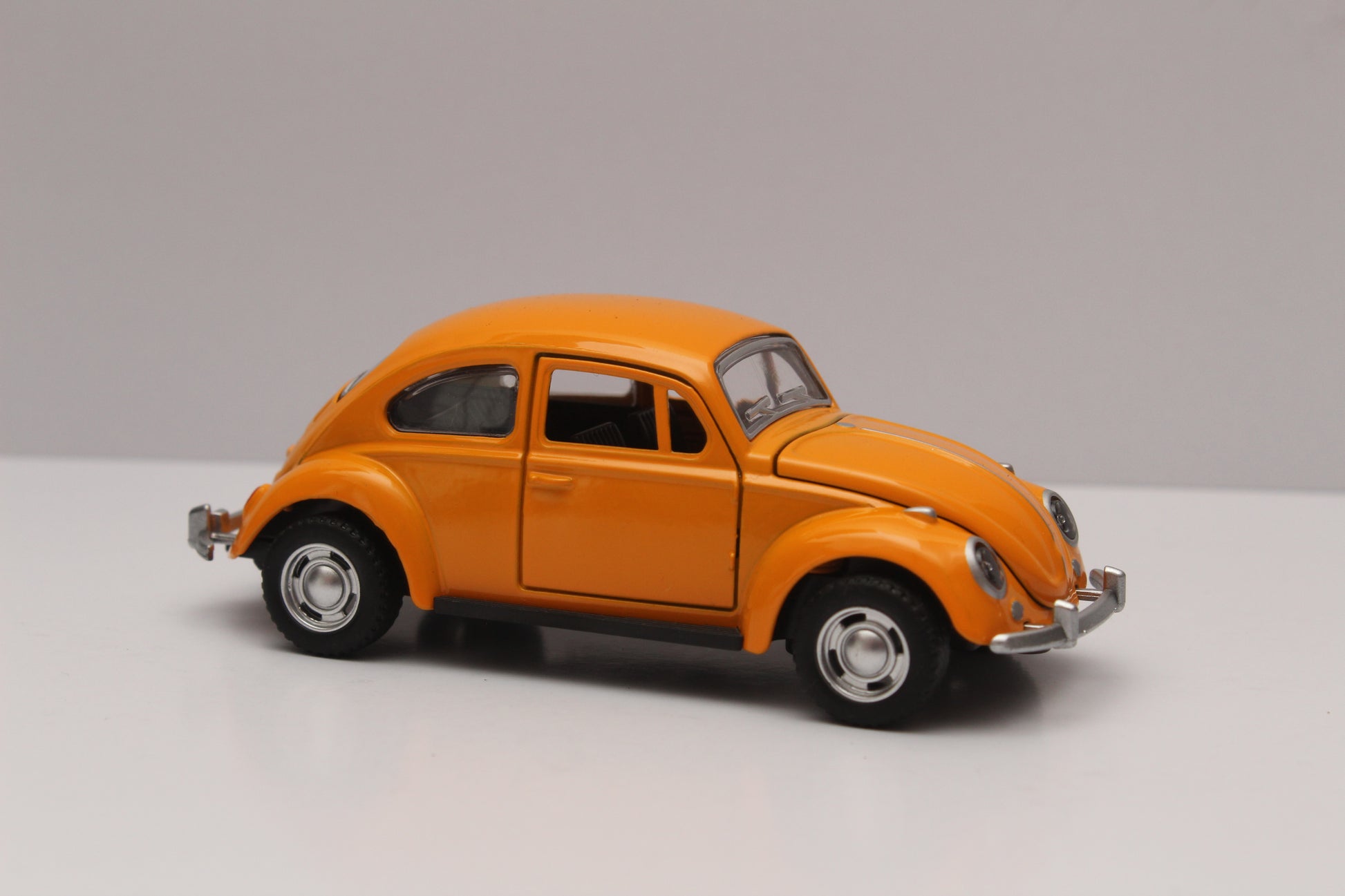 1:36 Beetle Metal Body Yellow Diecast -  Kunju Vandi  