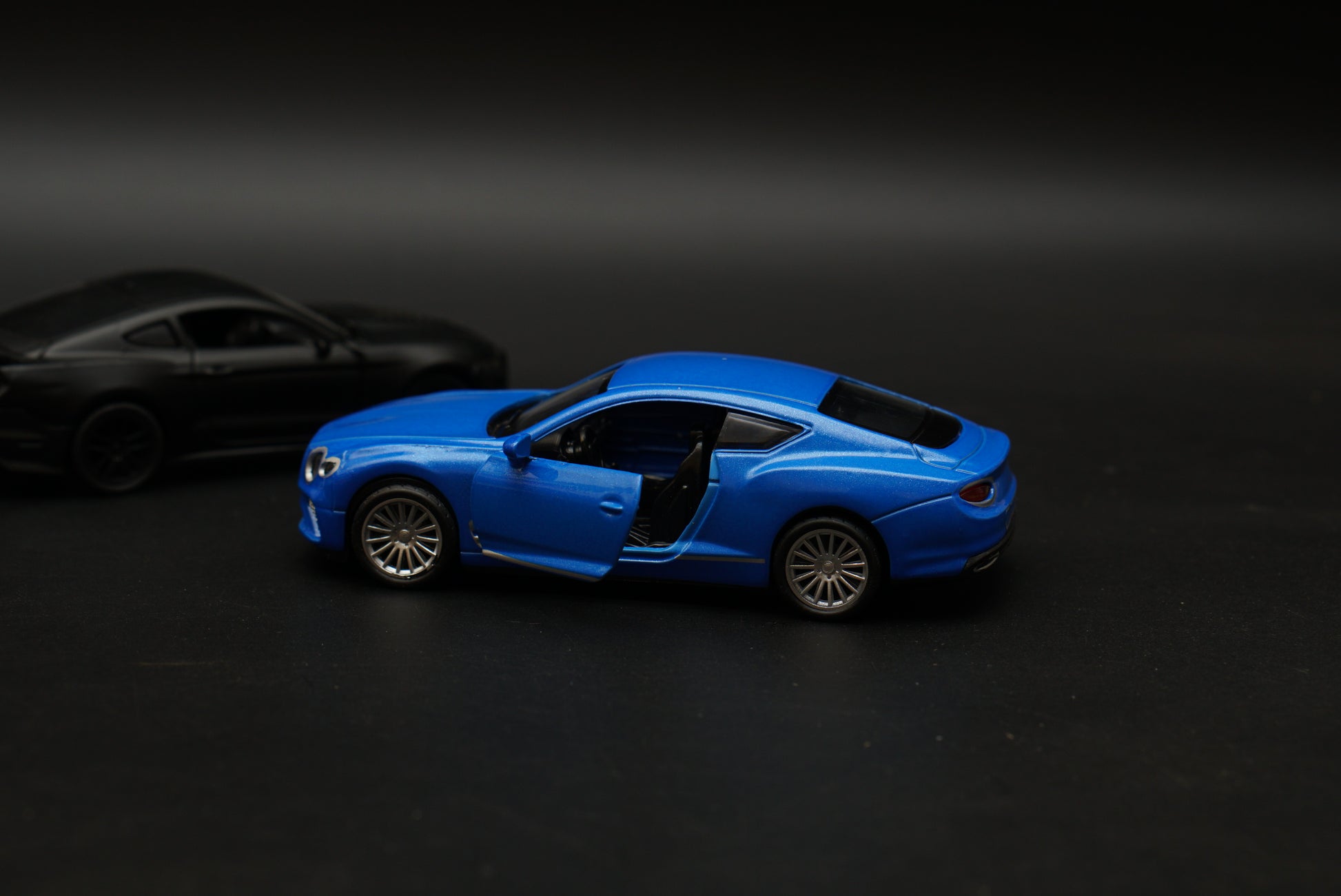 1:36 Bentley , Mustang Diecast Combo (Blue, Black) -  Kunju Vandi  