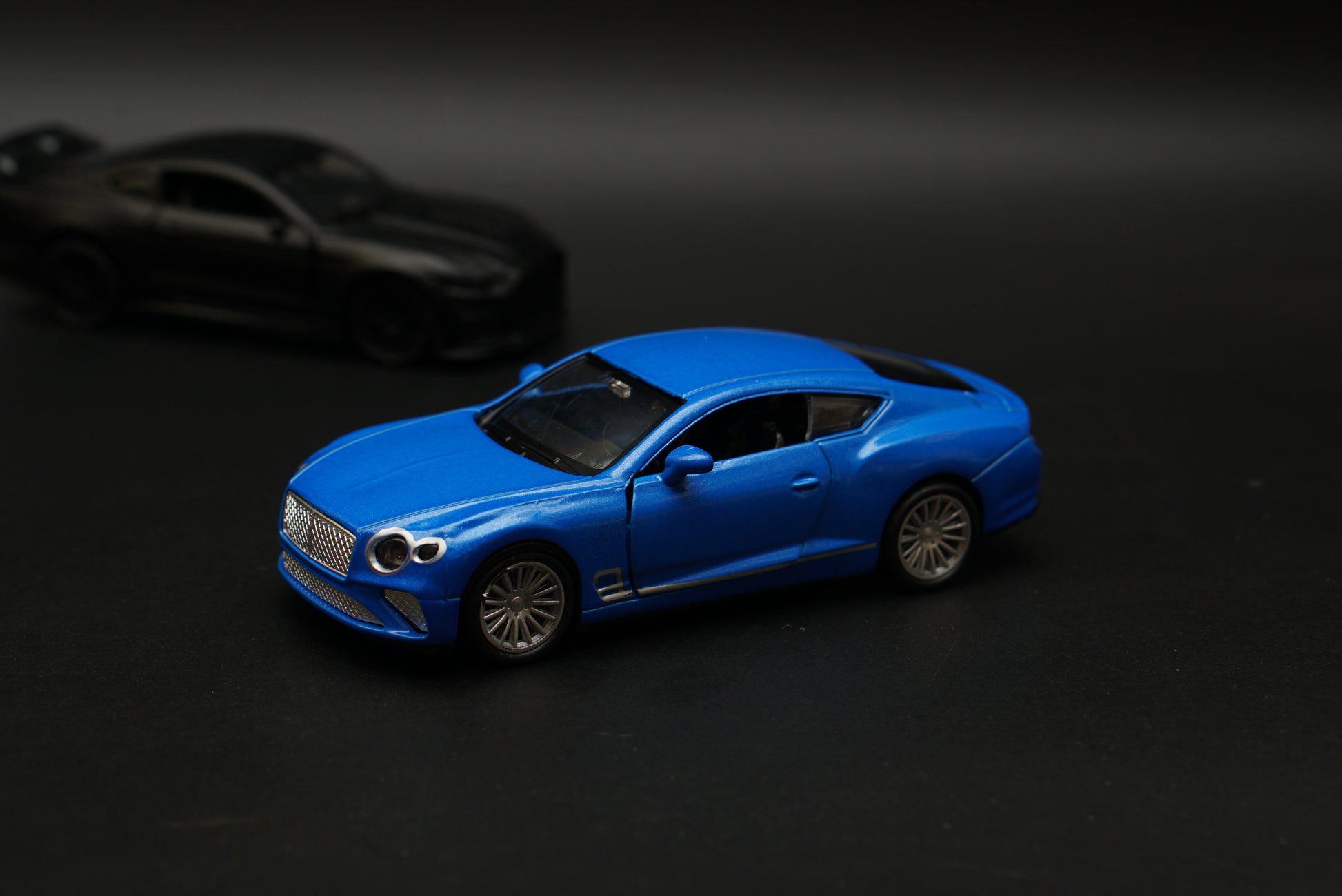 1:36 Bentley , Mustang Diecast Combo (Blue, Black) -  Kunju Vandi  