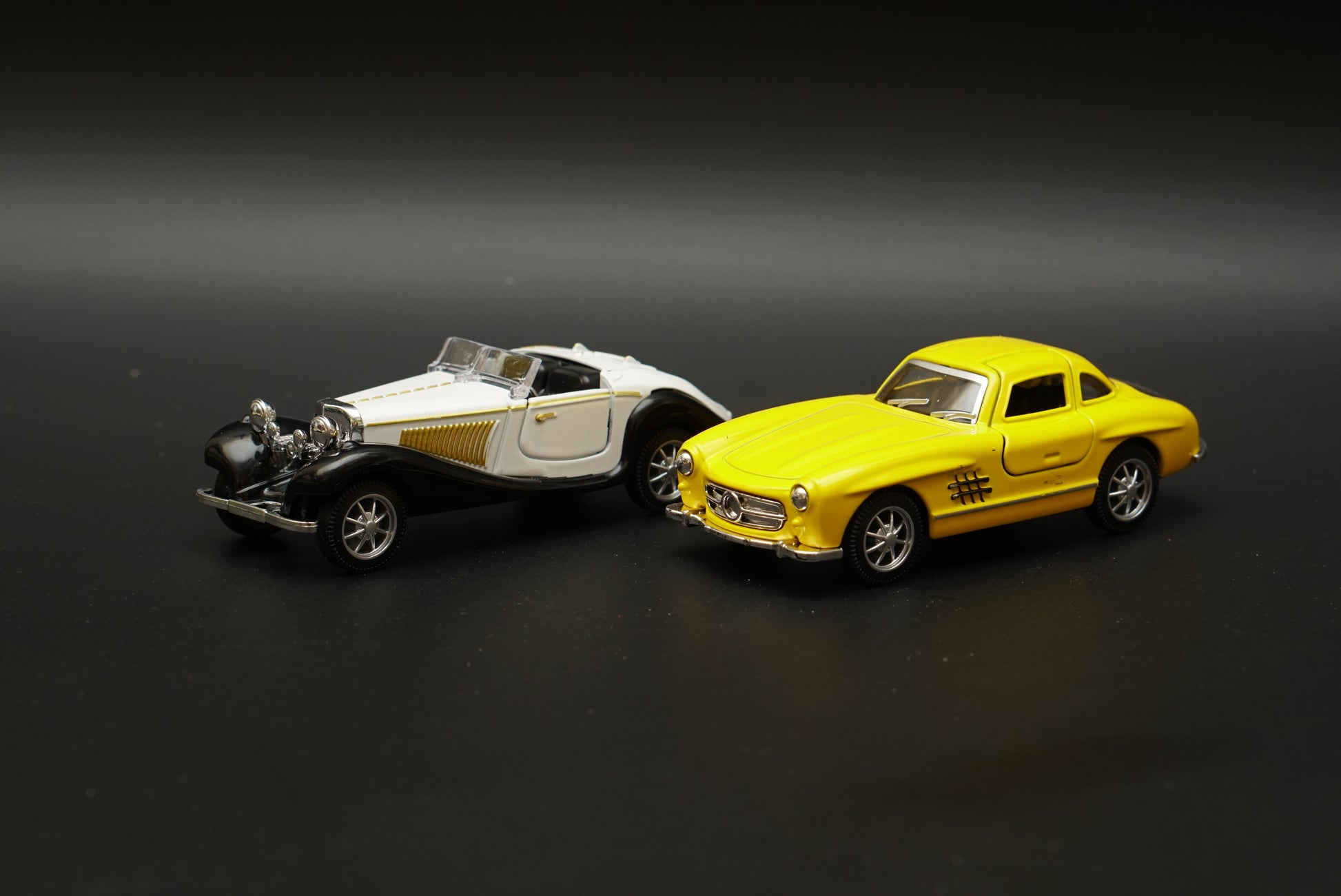 1:36 Benz 300 SL , 500k Vintage Diecast Combo (White,Yellow) -  Kunju Vandi  