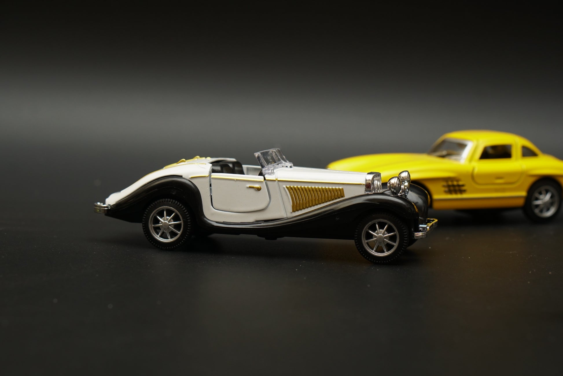 1:36 Benz 300 SL , 500k Vintage Diecast Combo (White,Yellow) -  Kunju Vandi  