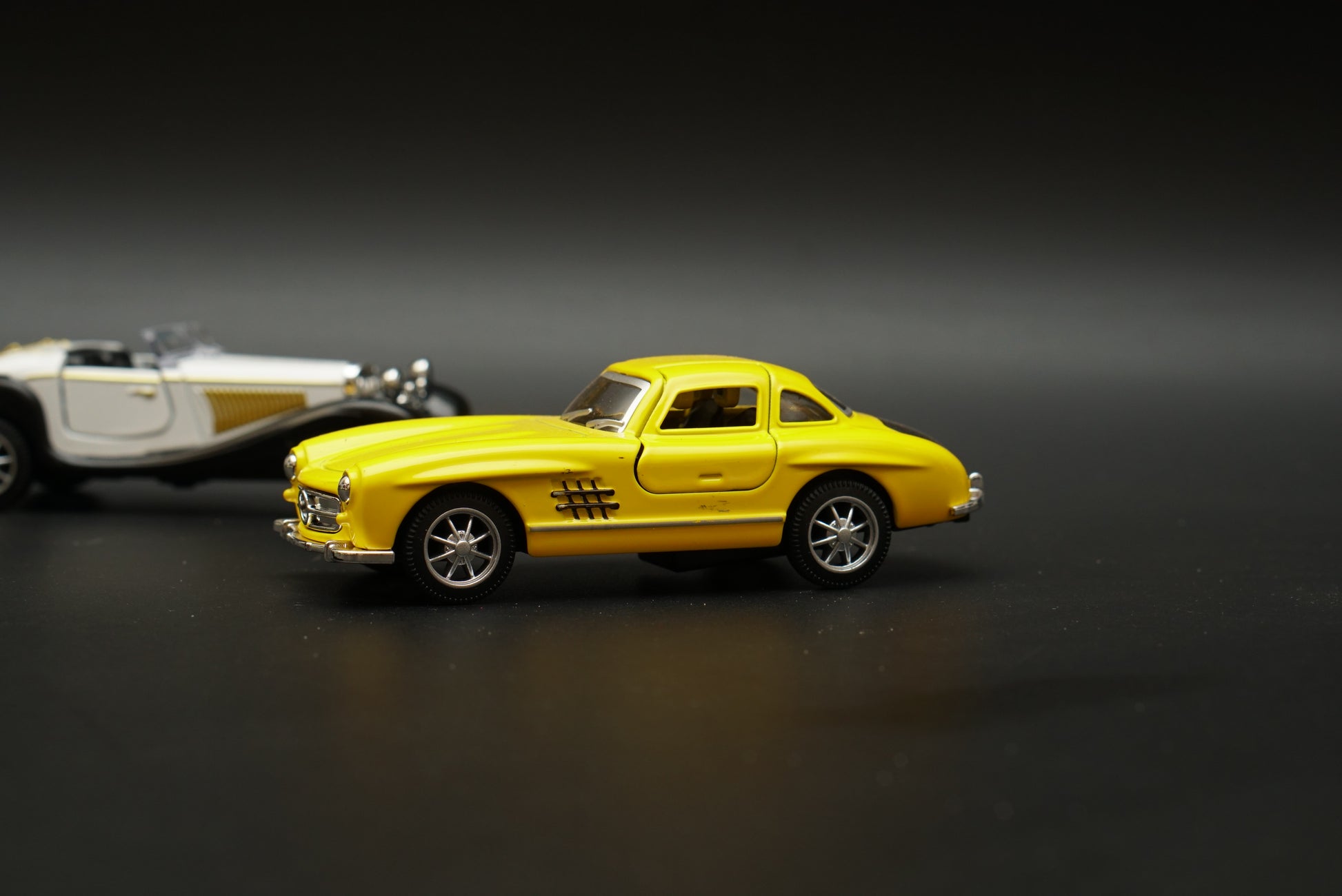 1:36 Benz 300 SL , 500k Vintage Diecast Combo (White,Yellow) -  Kunju Vandi  