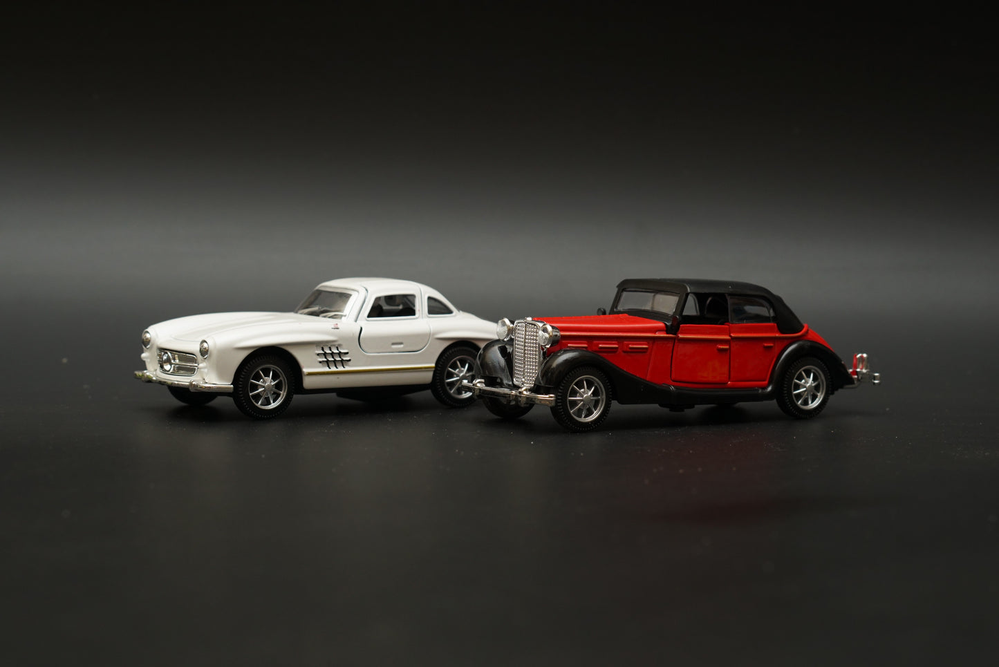 1:36 Benz 300SL, Horch Vintage  Diecast Combo (White,Red) -  Kunju Vandi  