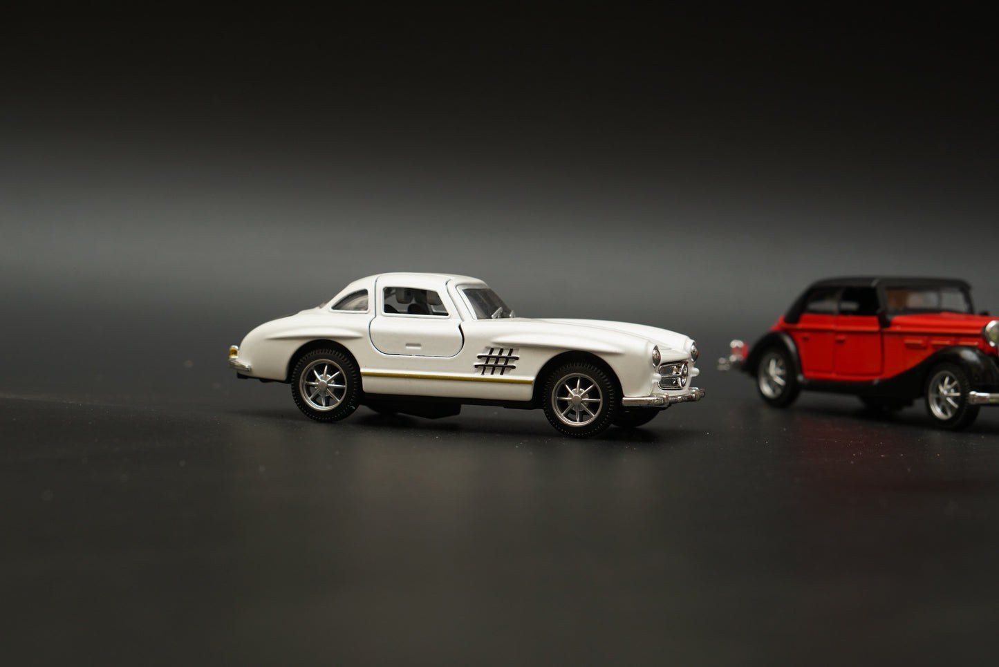1:36 Benz 300SL, Horch Vintage  Diecast Combo (White,Red) -  Kunju Vandi  