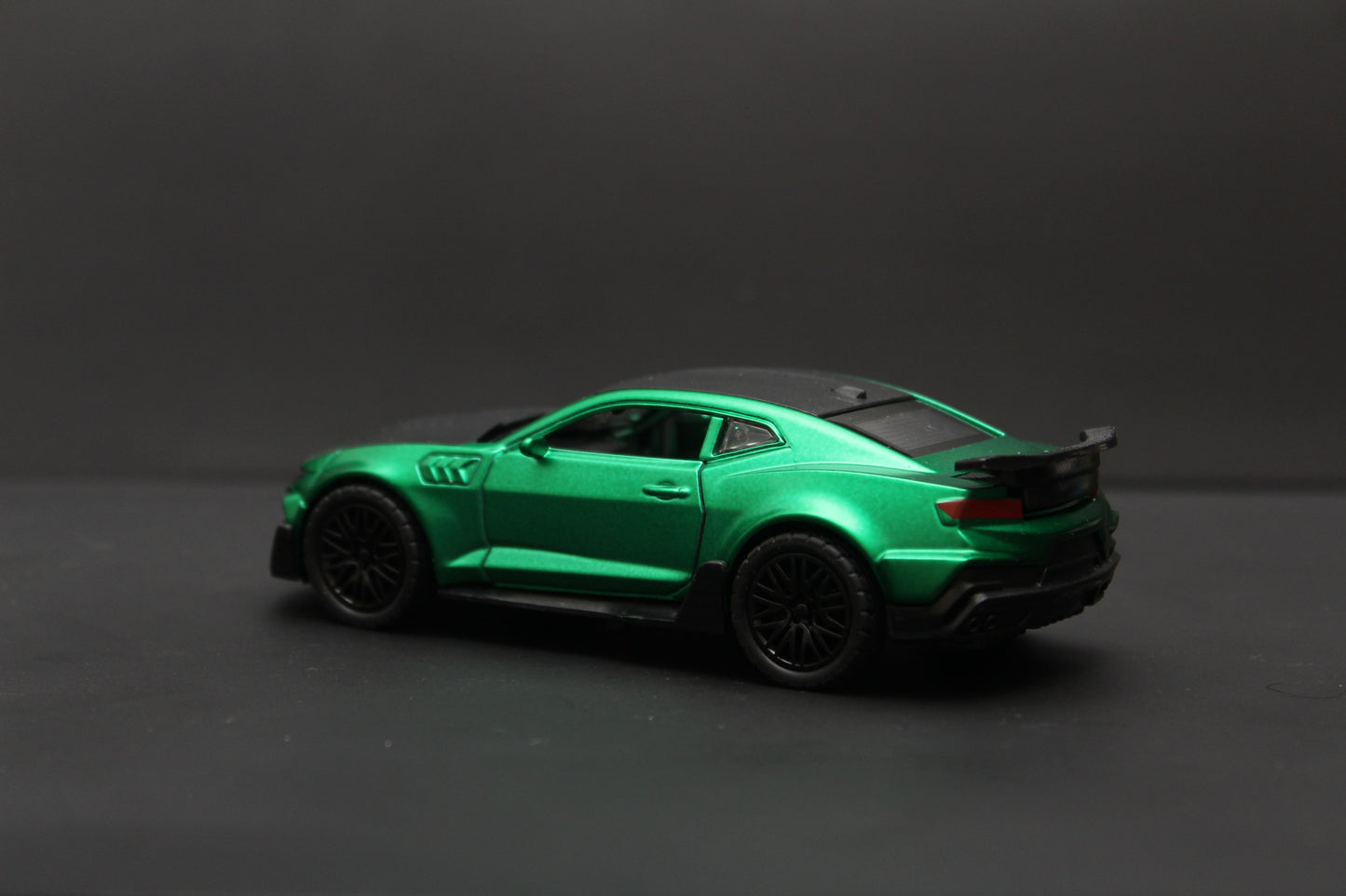 1:36 Camaro Diecast Green -  Kunju Vandi  