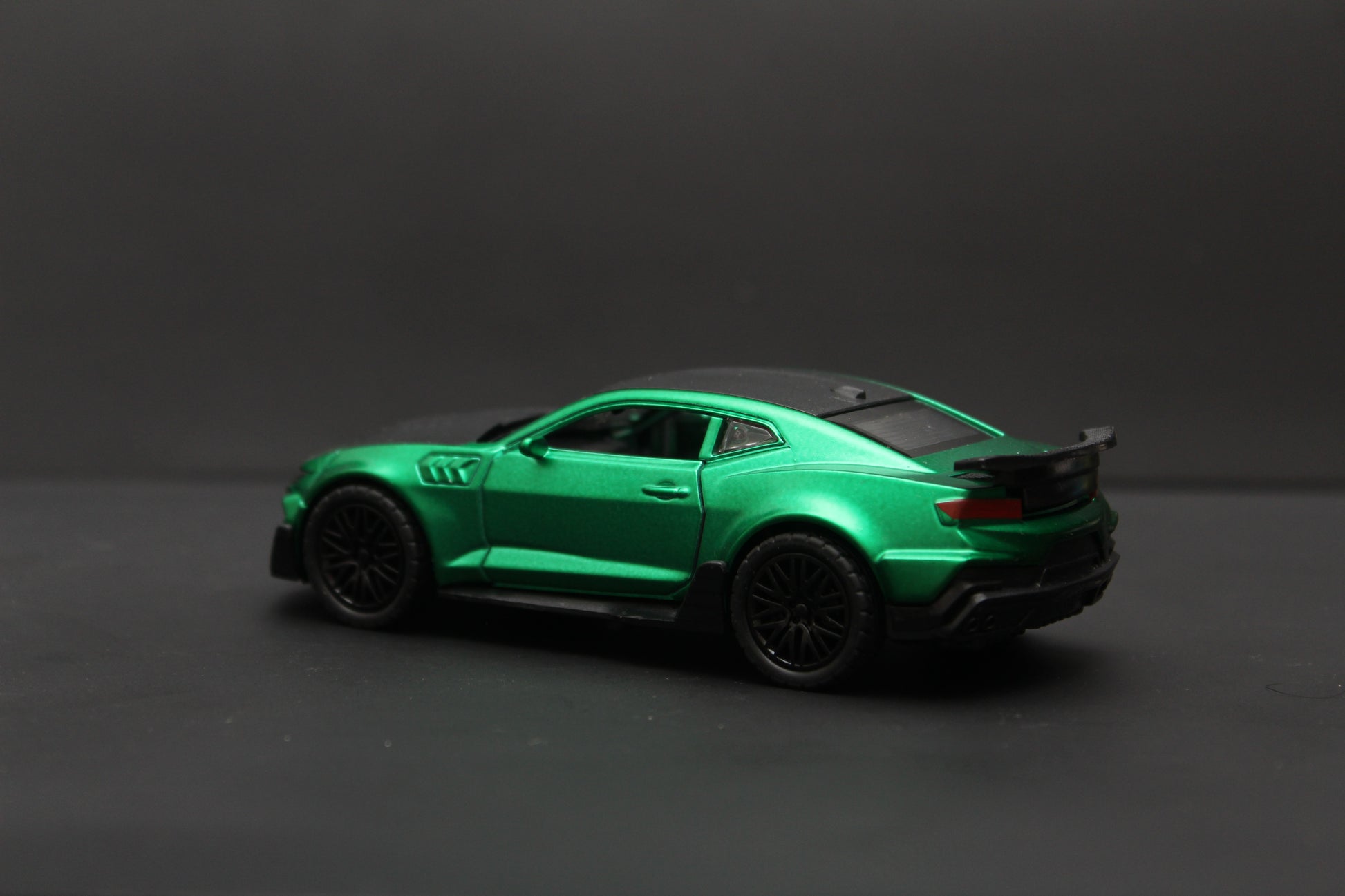 1:36 Camaro Diecast Green -  Kunju Vandi  