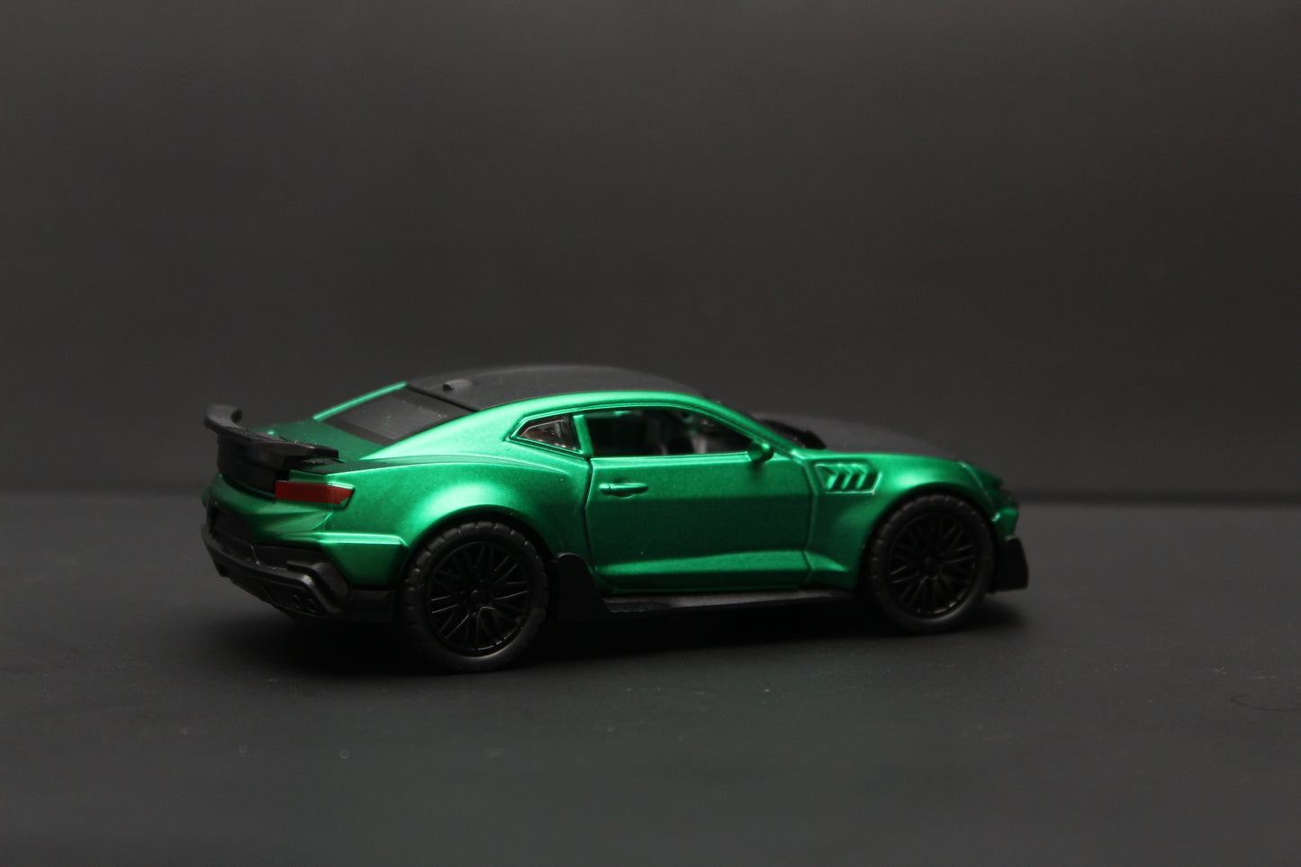 1:36 Camaro Diecast Green -  Kunju Vandi  