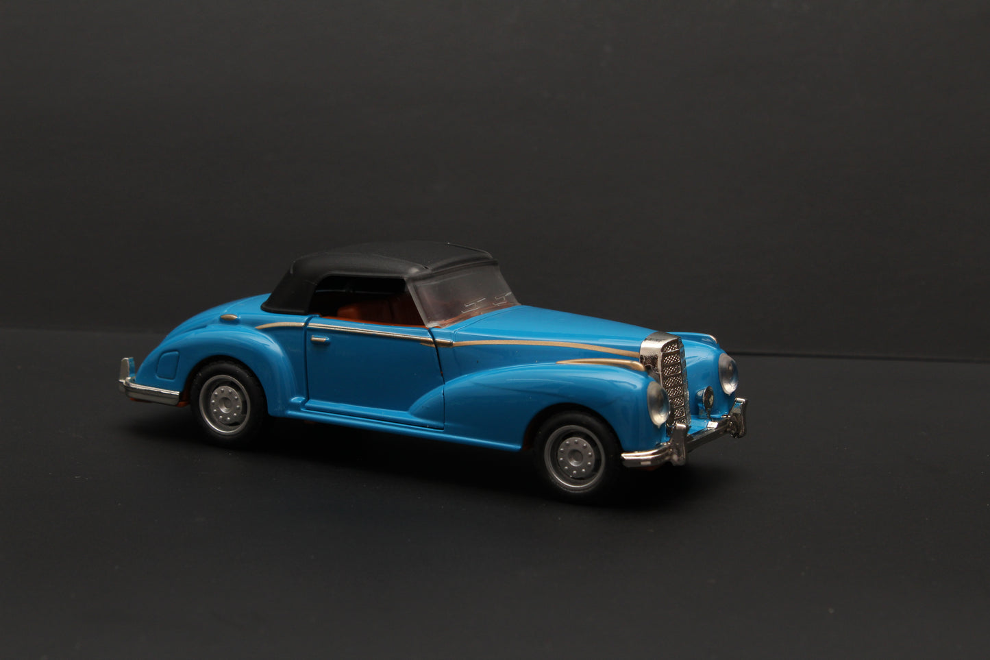 1:36 Classic Car Blue (Hard Top) -  Kunju Vandi  