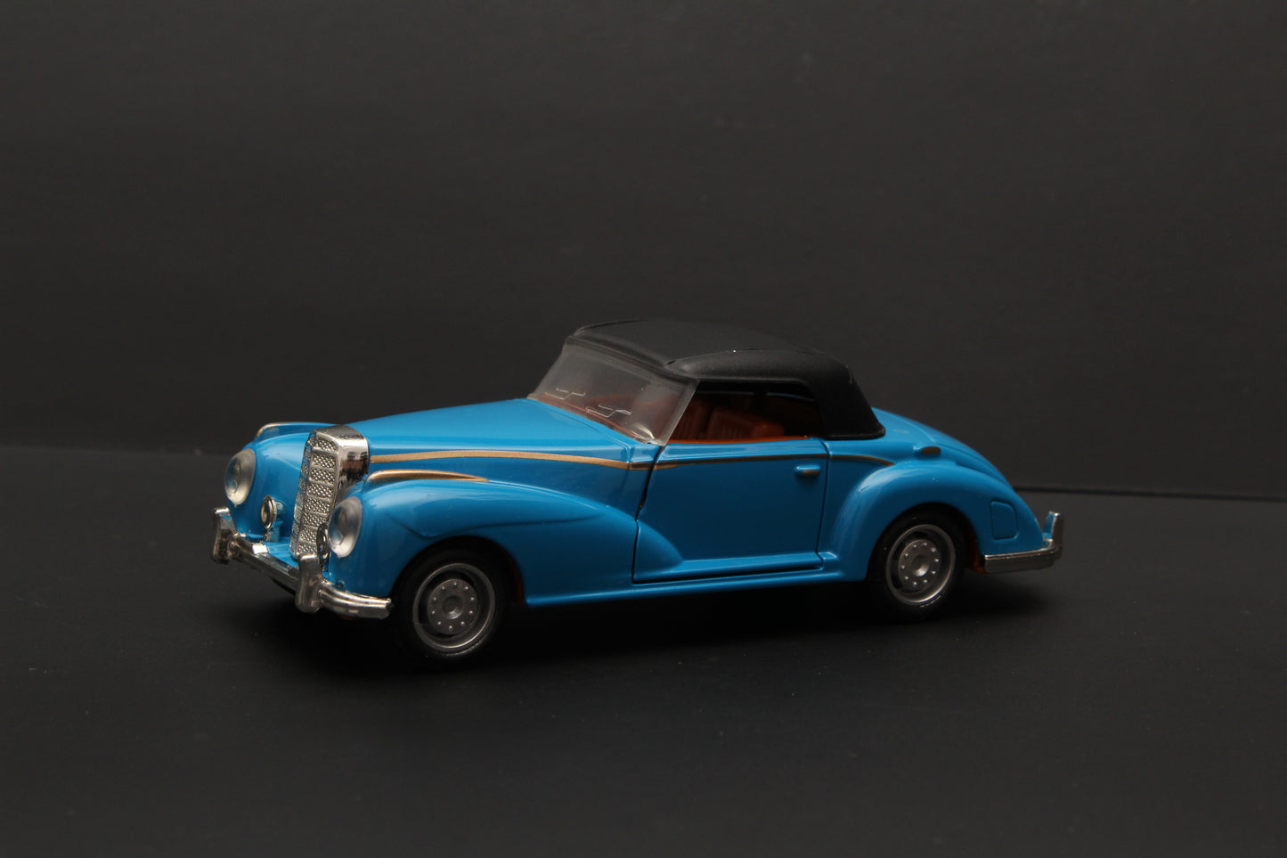 1:36 Classic Car Blue (Hard Top) -  Kunju Vandi  