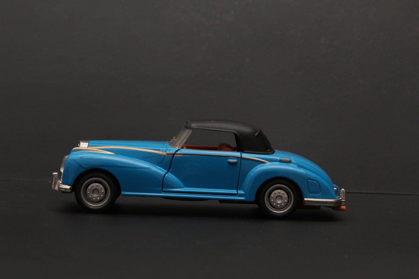 1:36 Classic Car Blue (Hard Top) -  Kunju Vandi  
