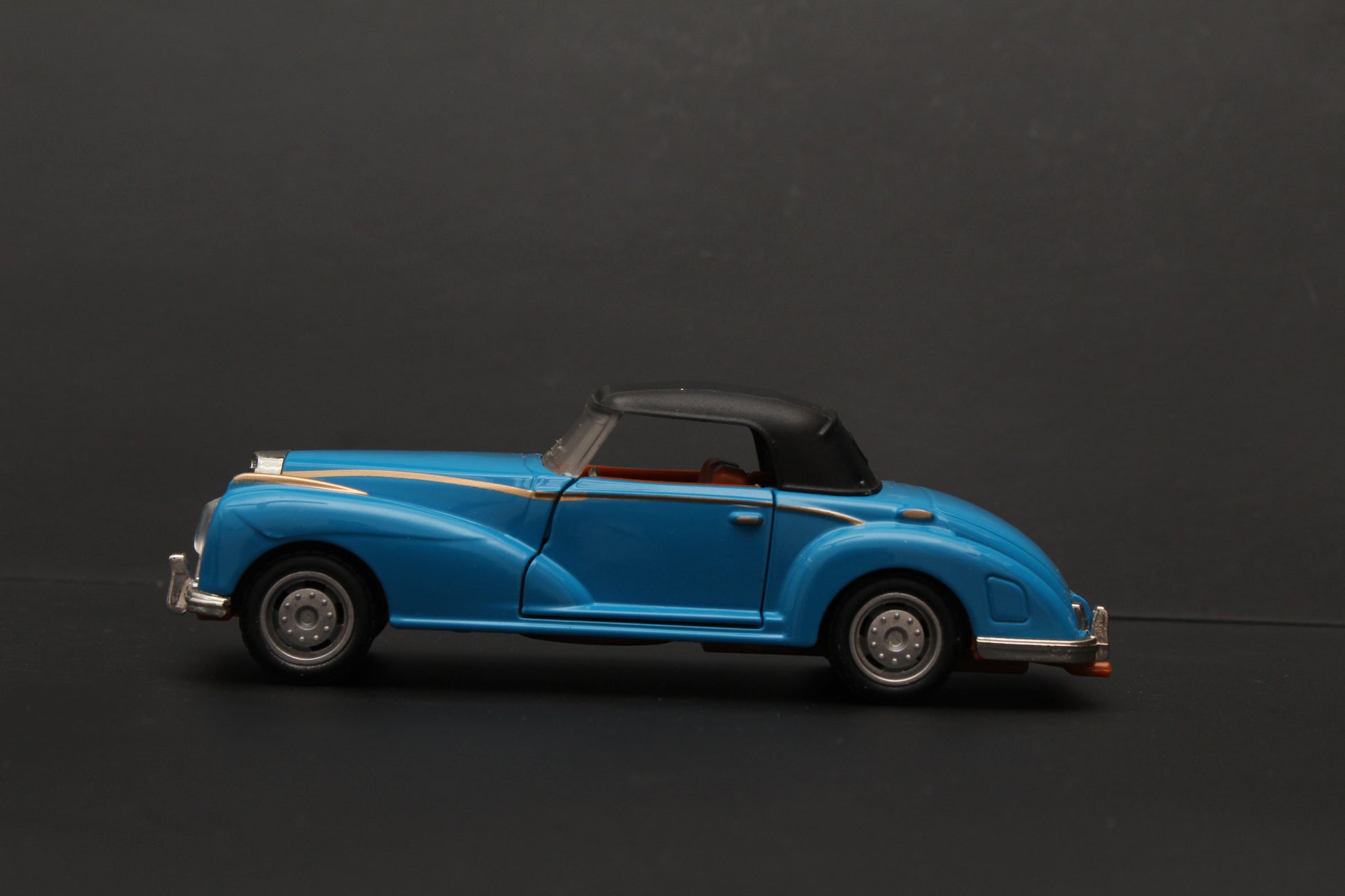 1:36 Classic Car Blue (Hard Top) -  Kunju Vandi  