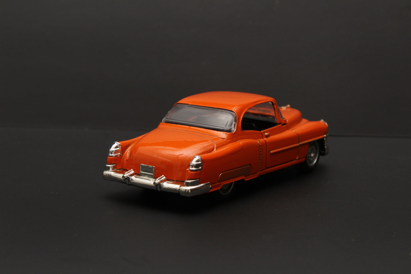 1:36 Classic Car Orange -  Kunju Vandi  