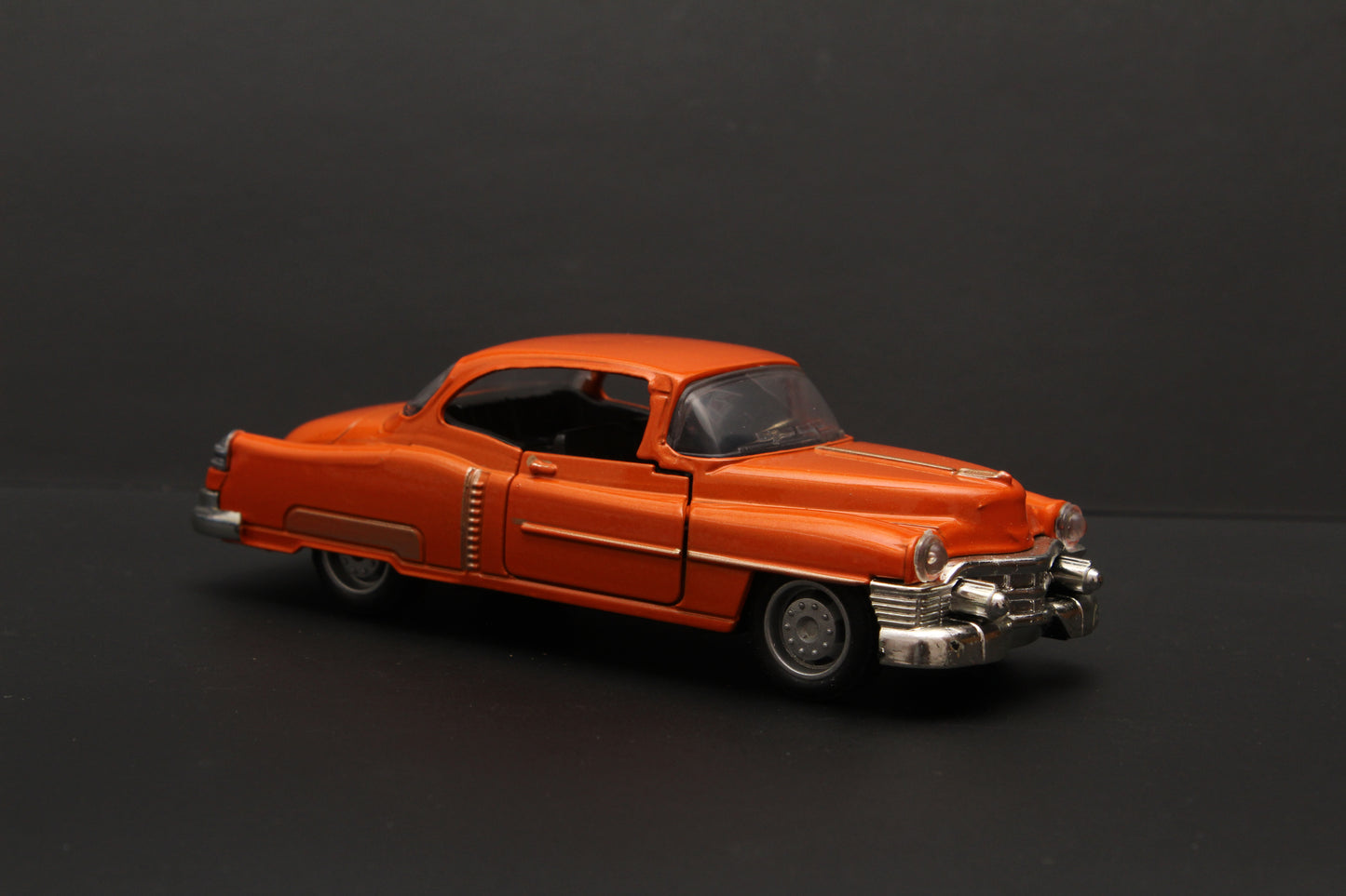 1:36 Classic Car Orange -  Kunju Vandi  