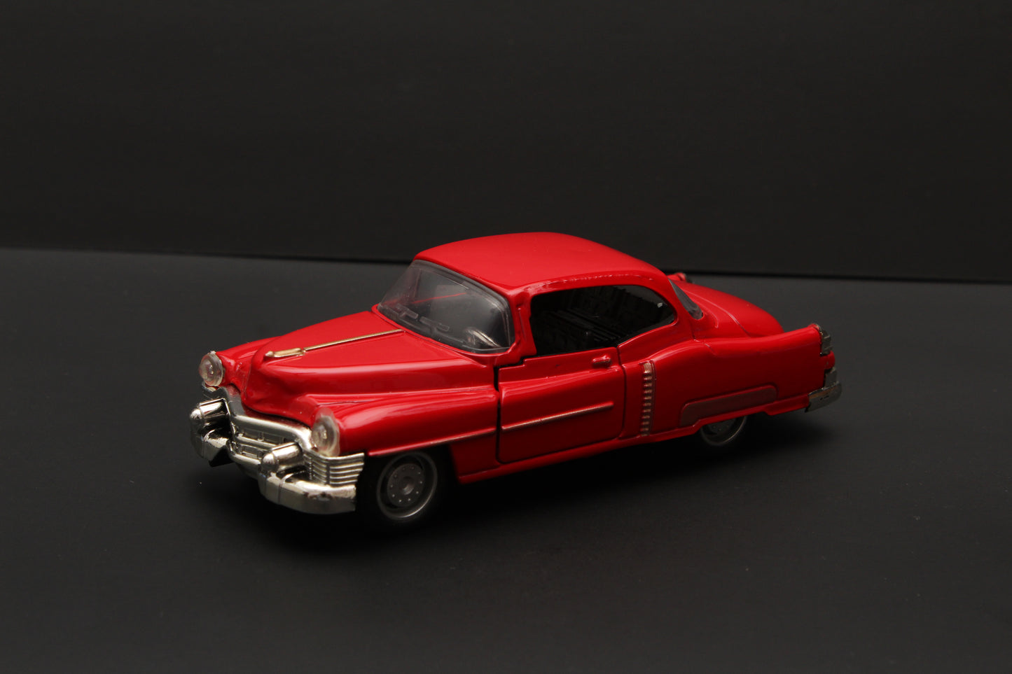 1:36 Classic Car Red -  Kunju Vandi  