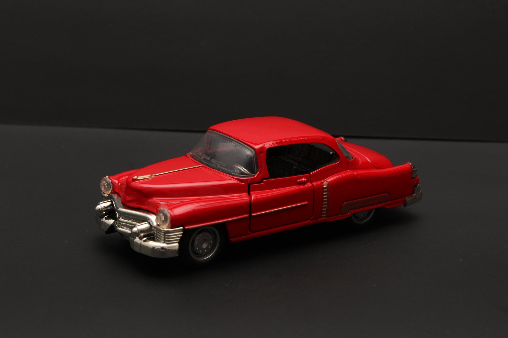1:36 Classic Car Red -  Kunju Vandi  