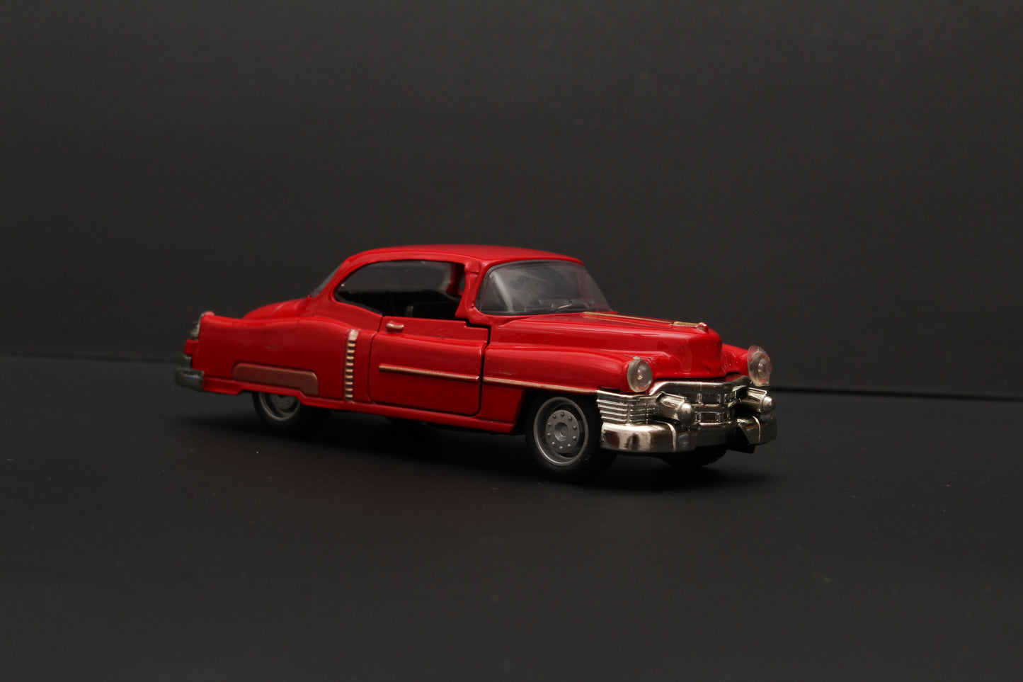 1:36 Classic Car Red -  Kunju Vandi  