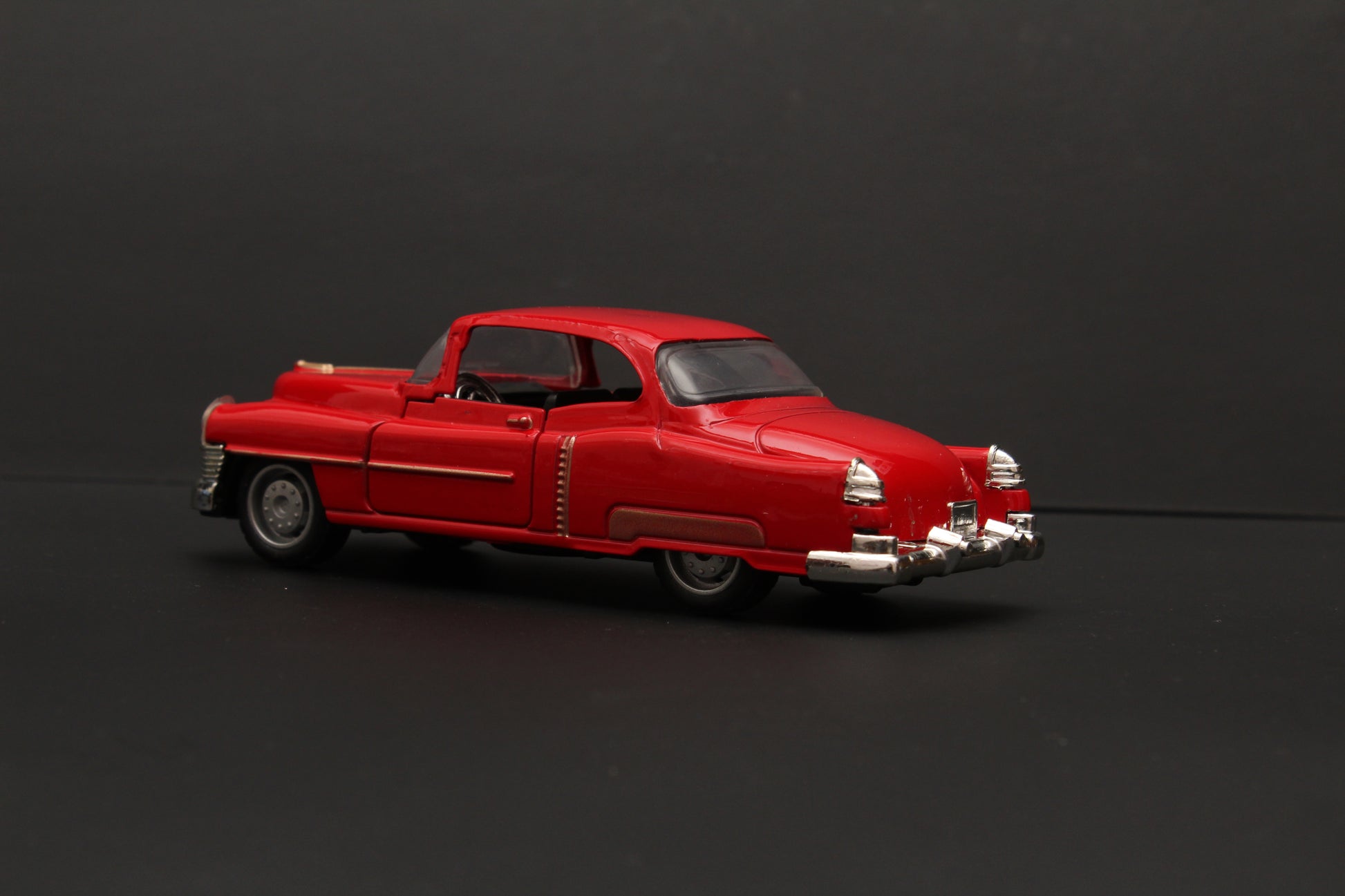 1:36 Classic Car Red -  Kunju Vandi  