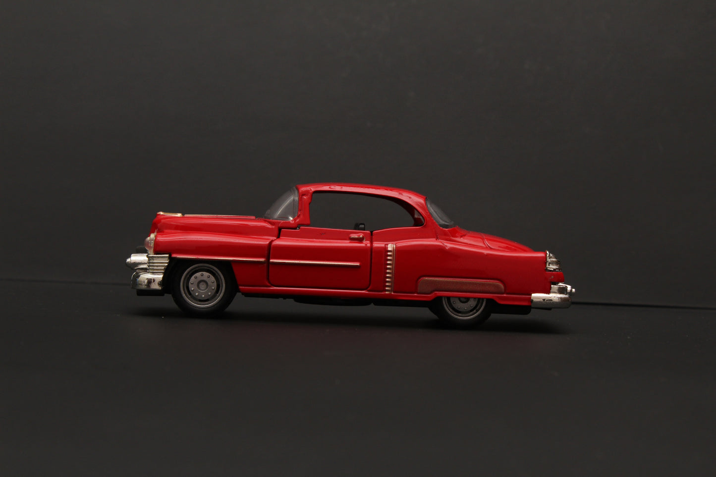 1:36 Classic Car Red -  Kunju Vandi  