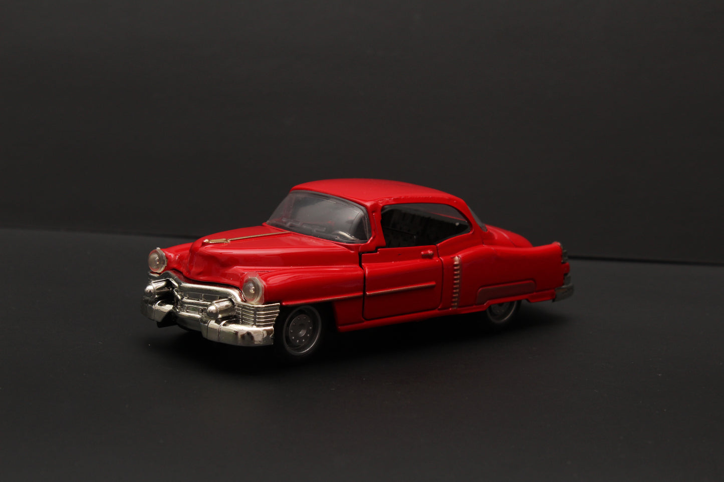 1:36 Classic Car Red -  Kunju Vandi  