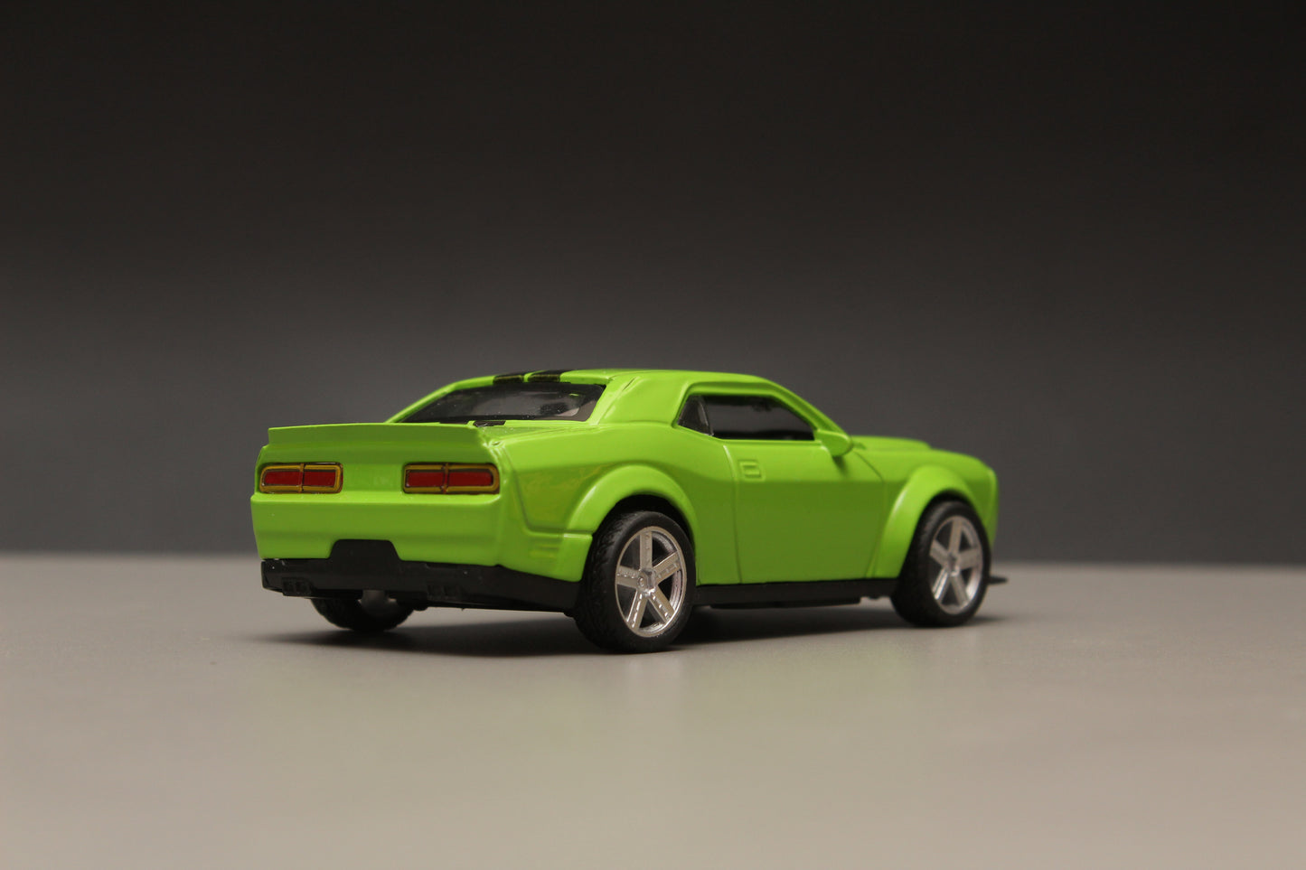 1:36 Dodge Challenger Diecast Green -  Kunju Vandi  