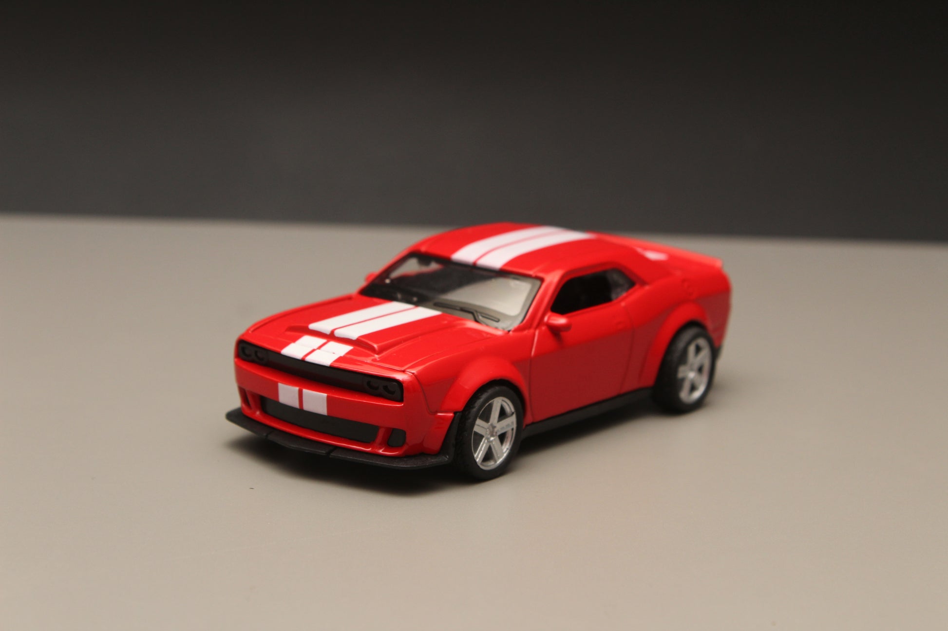 1:36 Dodge Challenger Diecast Red -  Kunju Vandi  