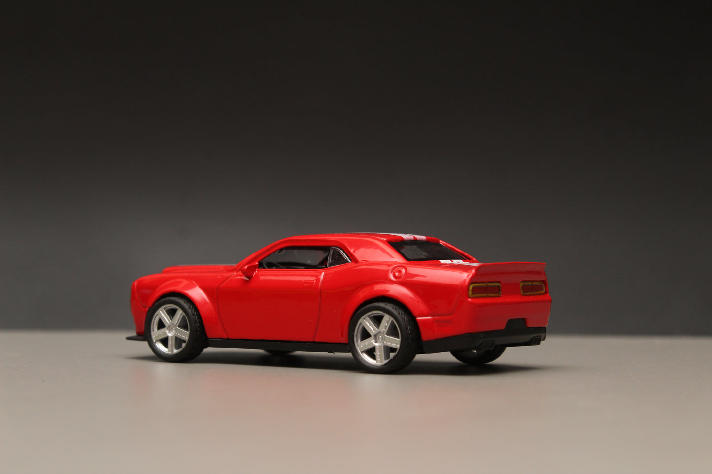 1:36 Dodge Challenger Diecast Red -  Kunju Vandi  