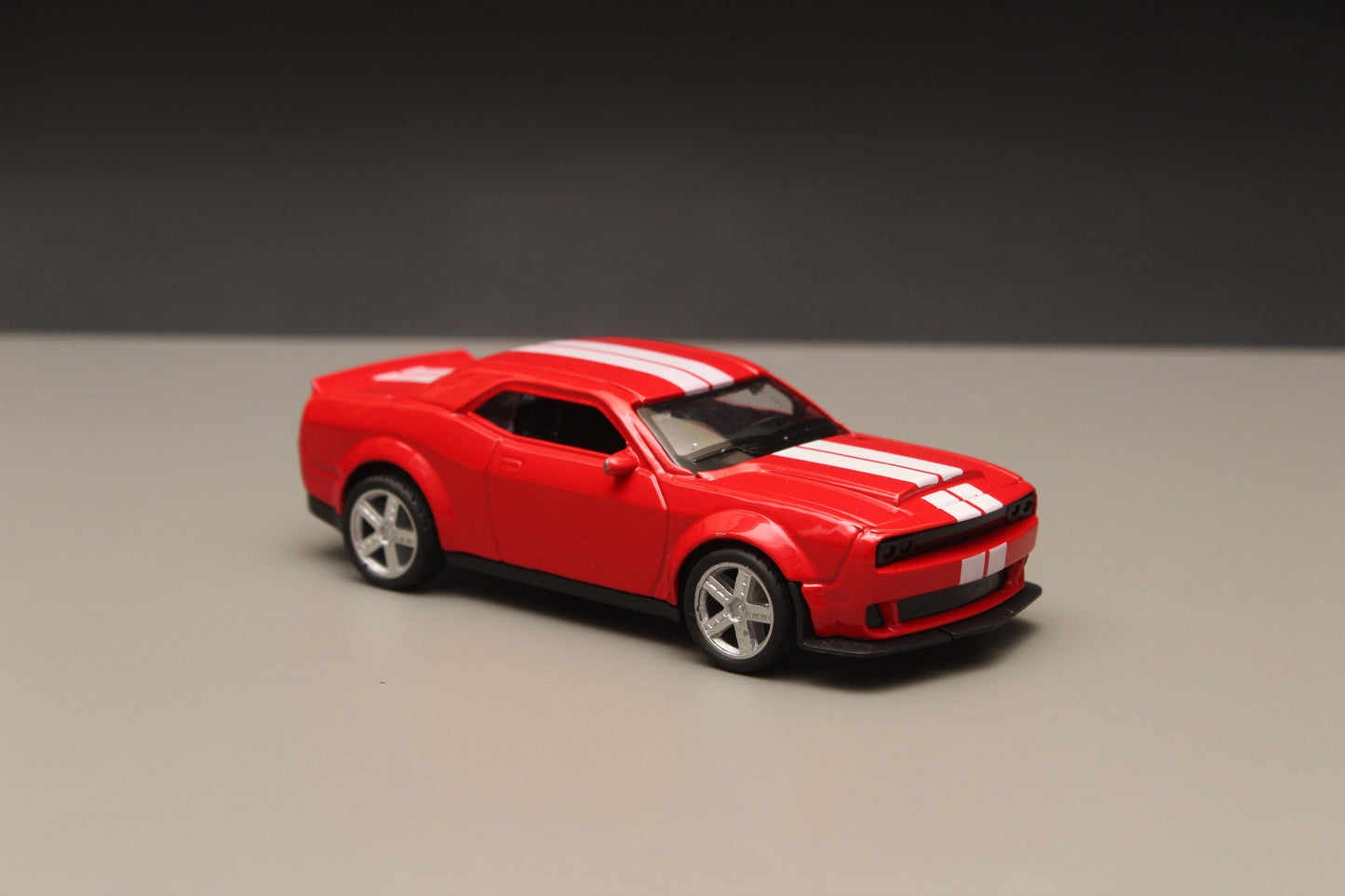 1:36 Dodge Challenger Diecast Red -  Kunju Vandi  