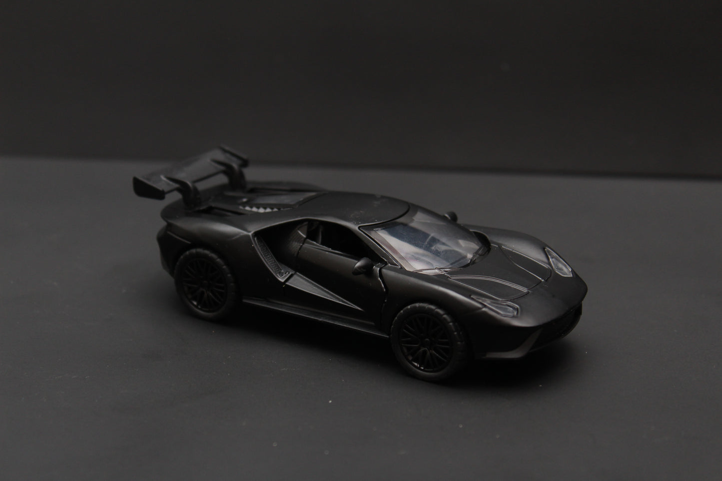1:36 Ford GT Diecast Black -  Kunju Vandi  