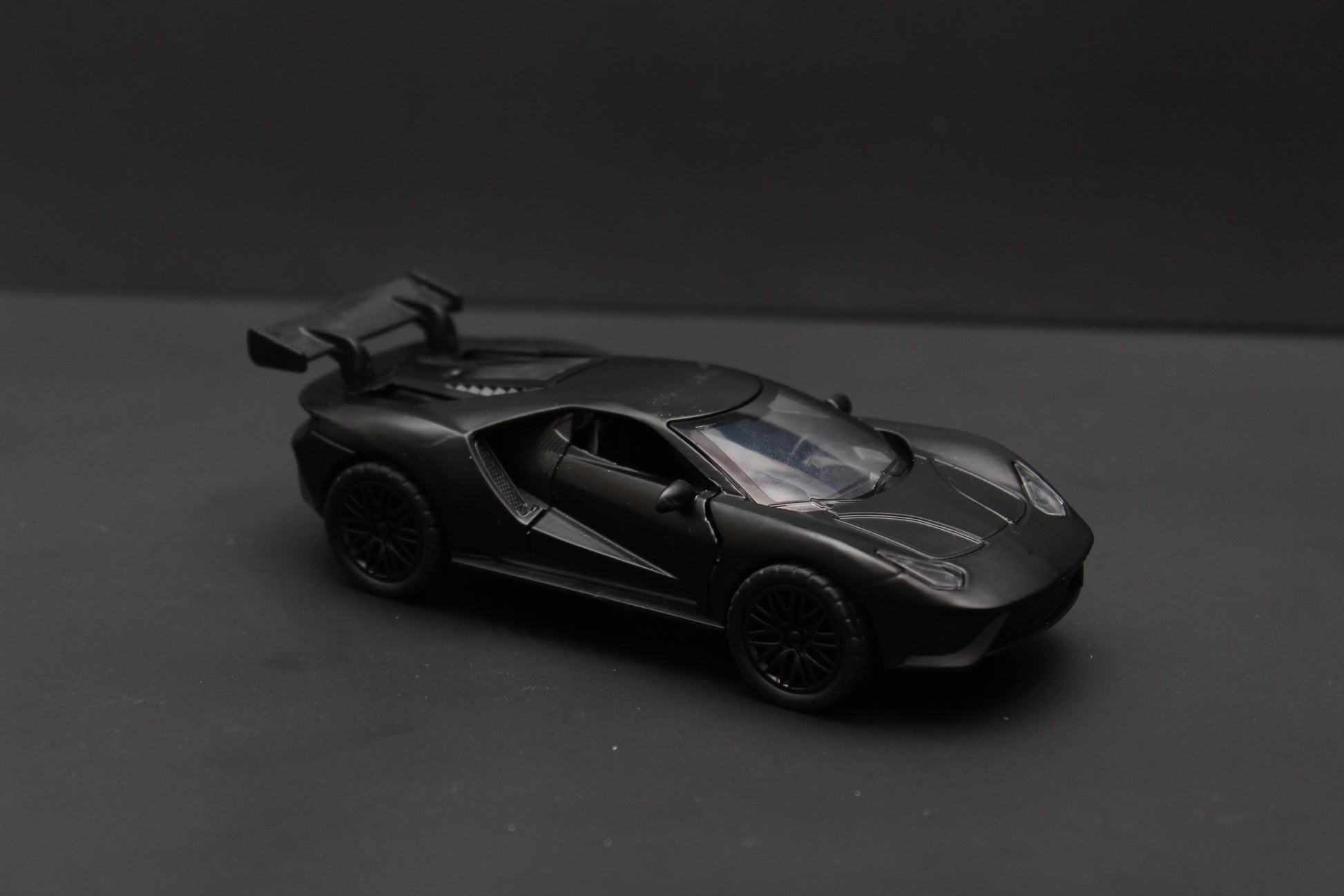 1:36 Ford GT Diecast Black -  Kunju Vandi  