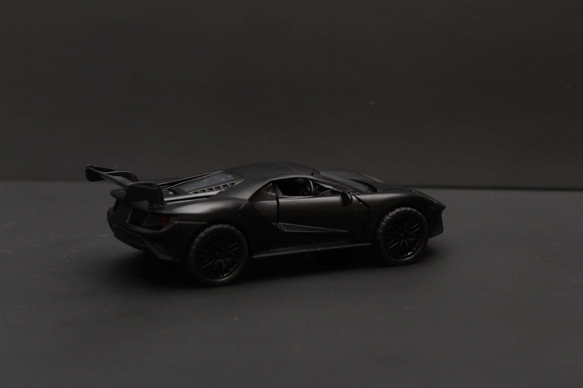 1:36 Ford GT Diecast Black -  Kunju Vandi  