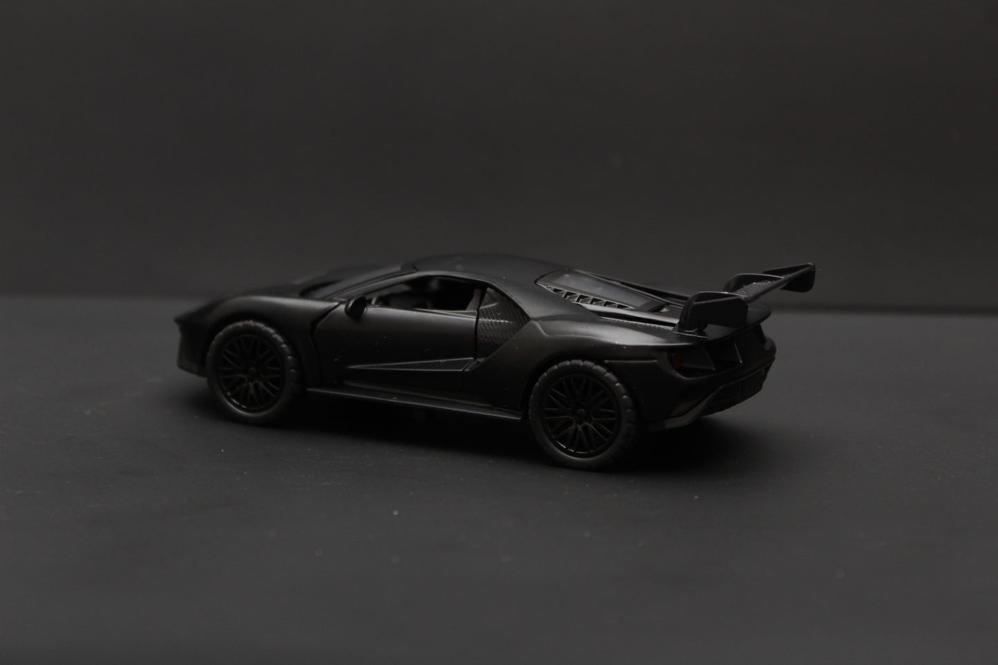 1:36 Ford GT Diecast Black -  Kunju Vandi  