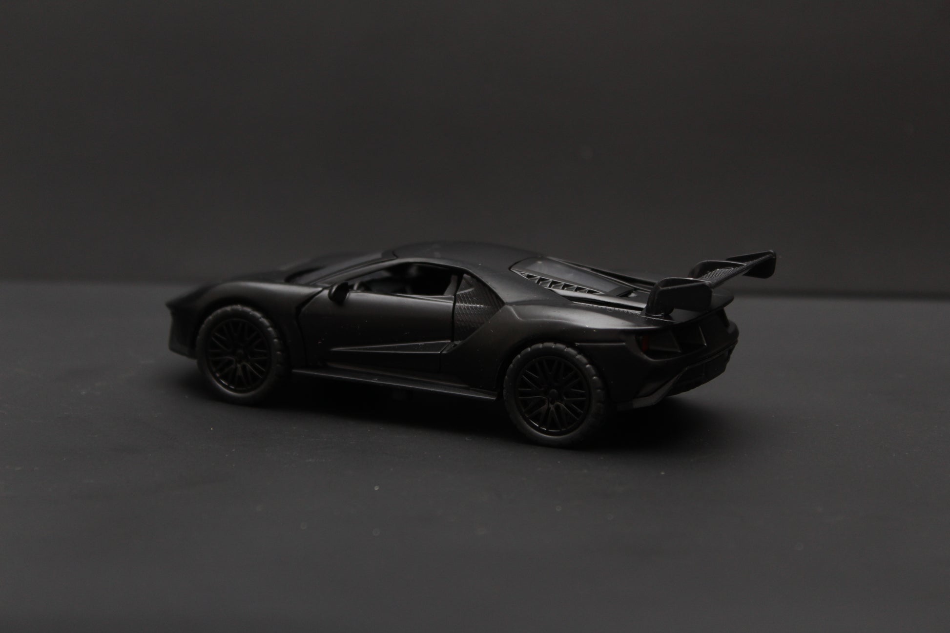 1:36 Ford GT Diecast Black -  Kunju Vandi  