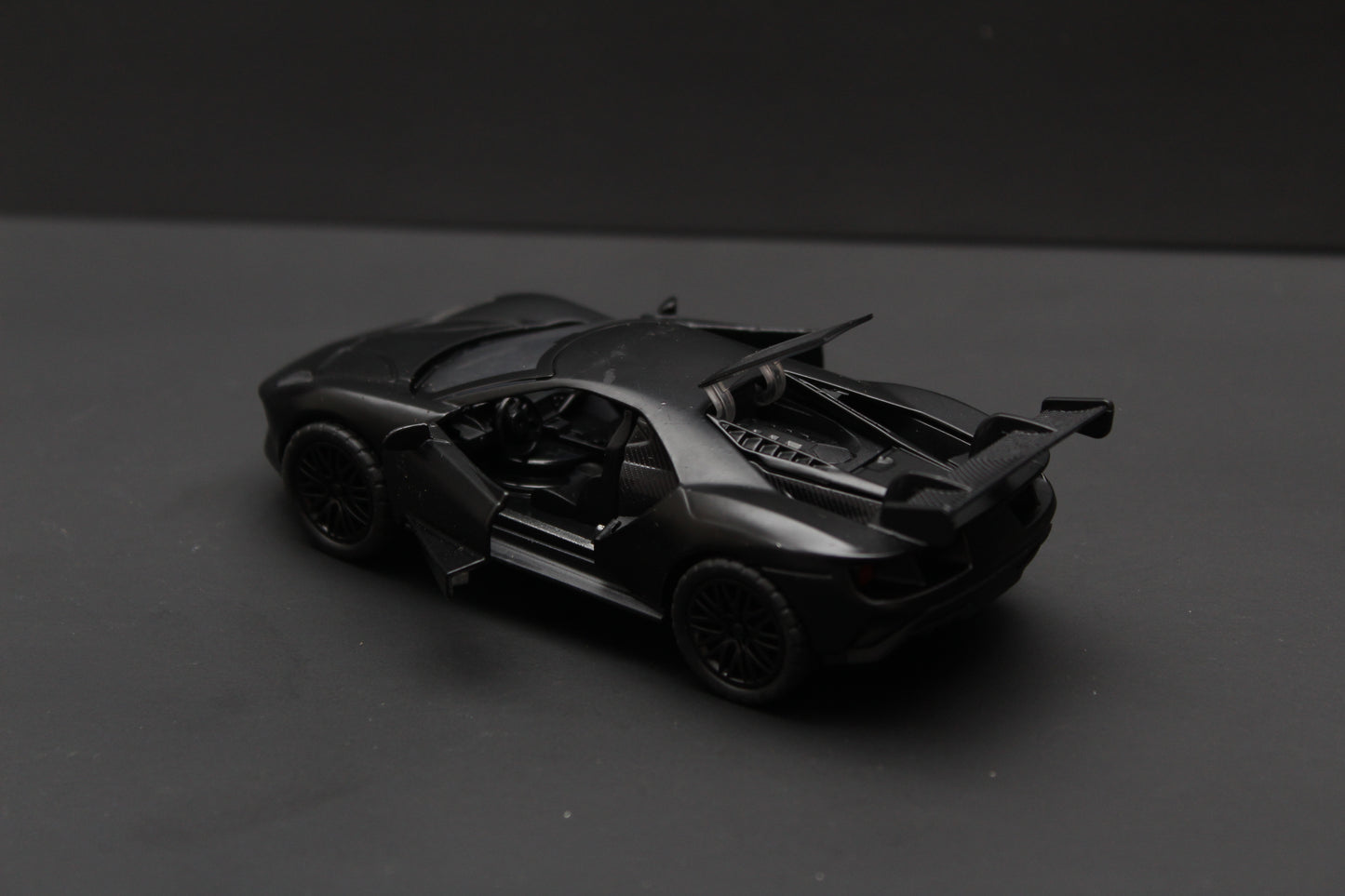 1:36 Ford GT Diecast Black -  Kunju Vandi  