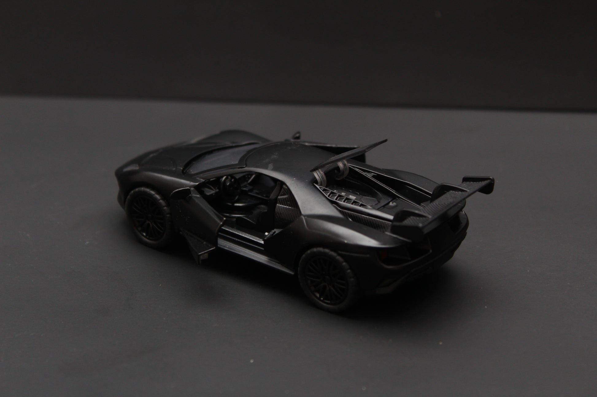 1:36 Ford GT Diecast Black -  Kunju Vandi  