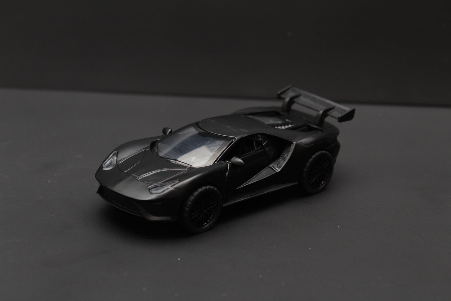 1:36 Ford GT Diecast Black -  Kunju Vandi  