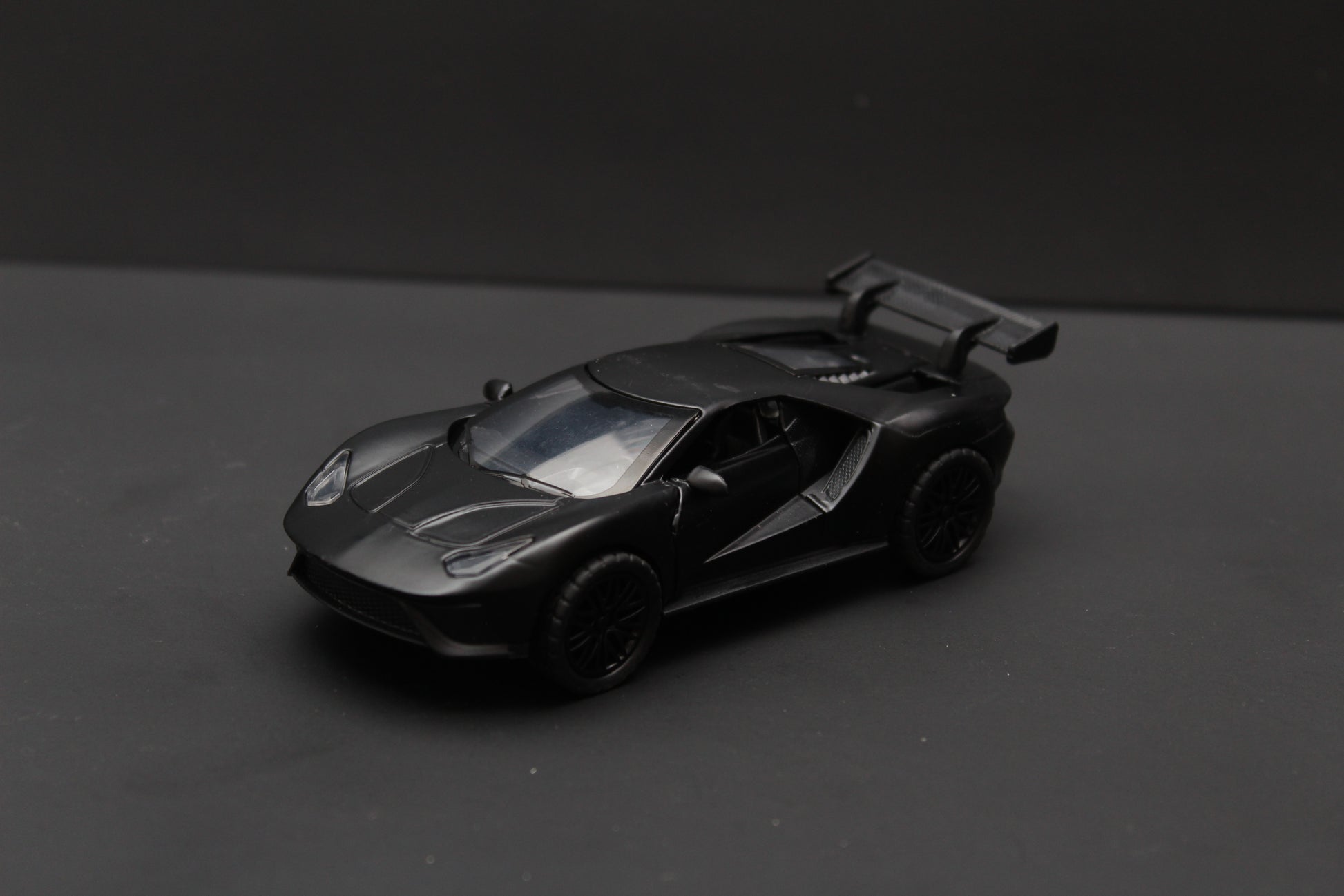 1:36 Ford GT Diecast Black -  Kunju Vandi  