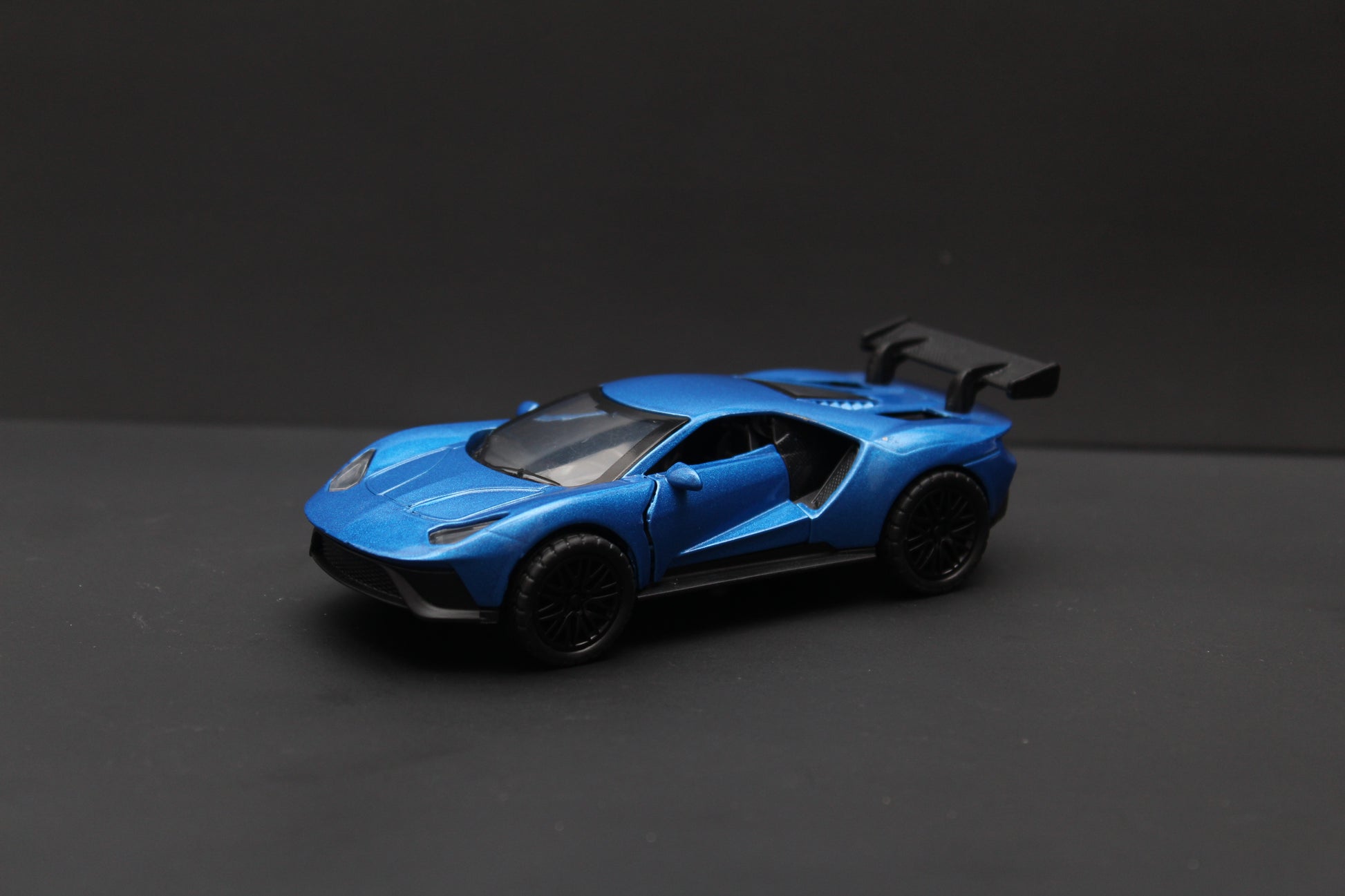 1:36 Ford GT Diecast Blue -  Kunju Vandi  