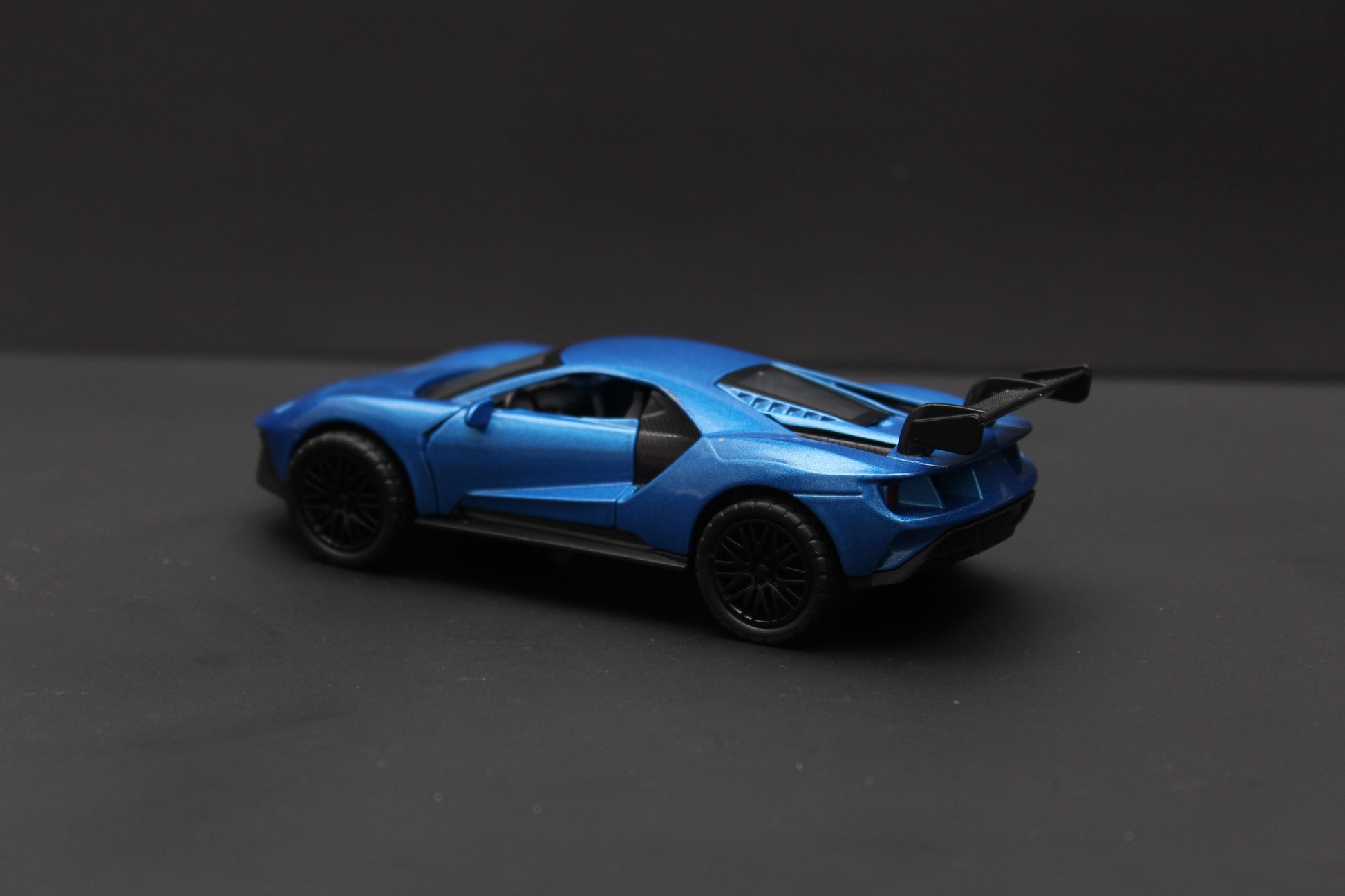 1:36 Ford GT Diecast Blue -  Kunju Vandi  